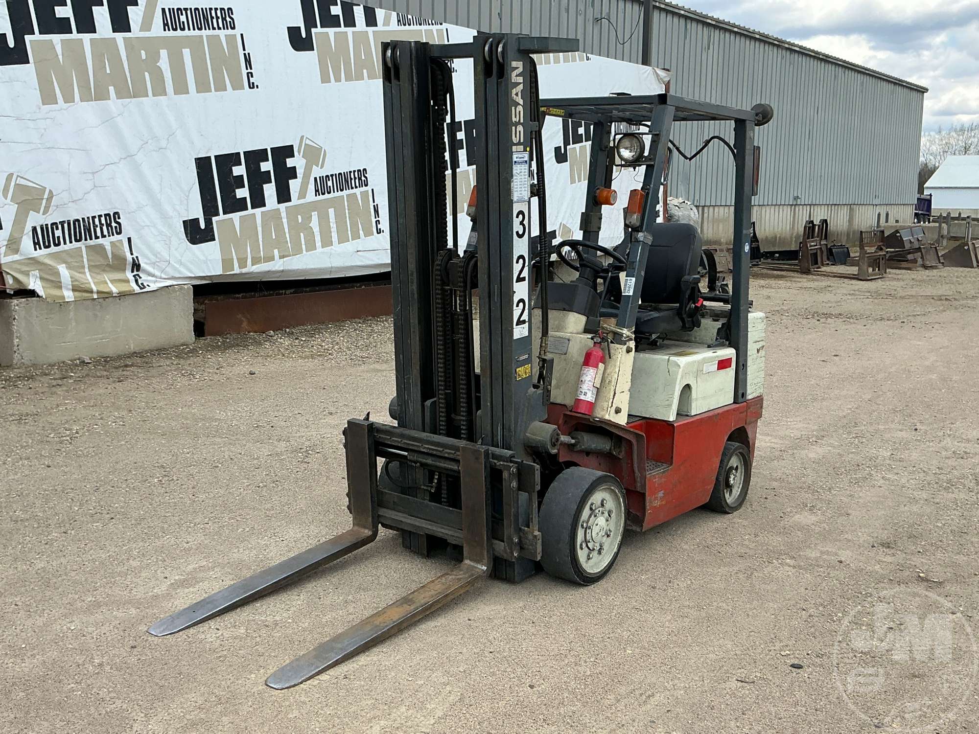 Photo of a  Nissan CF3F515