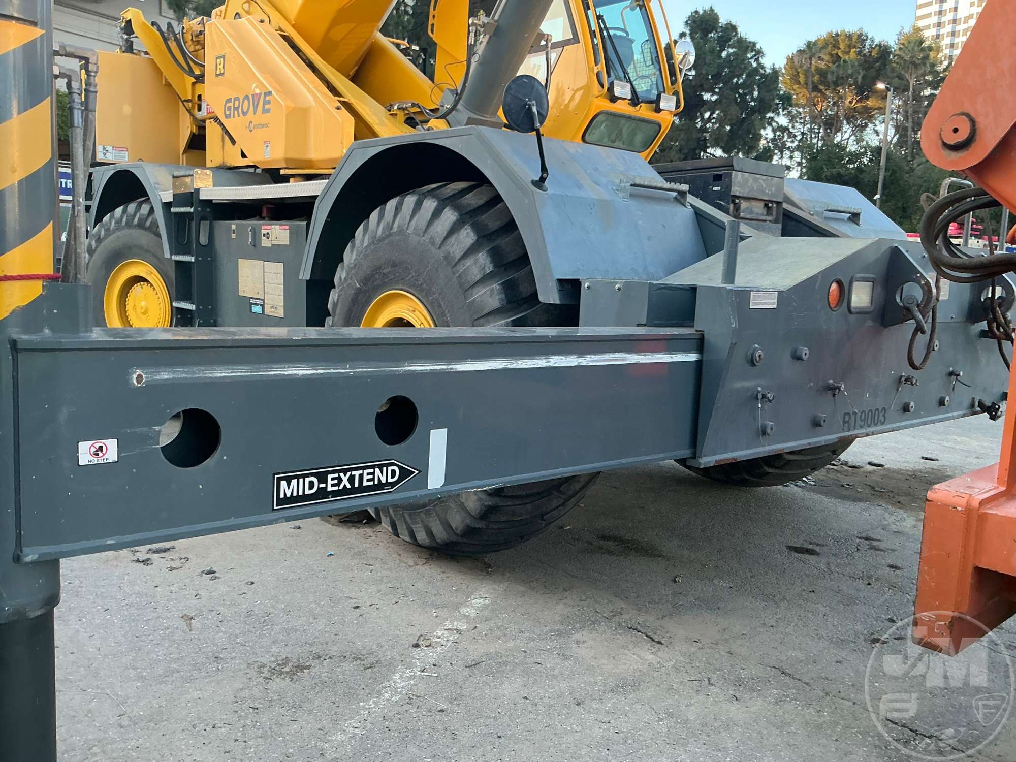 2016 Grove RT890E