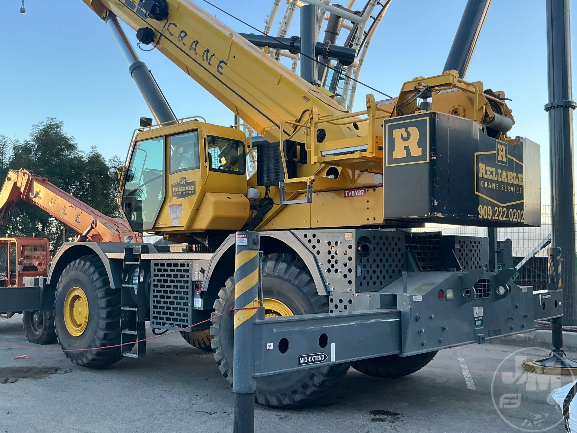 2016 Grove RT890E