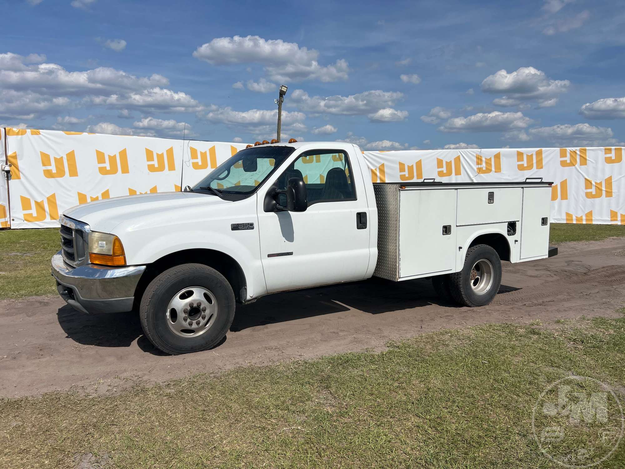 Photo of a 1999 Ford F-350