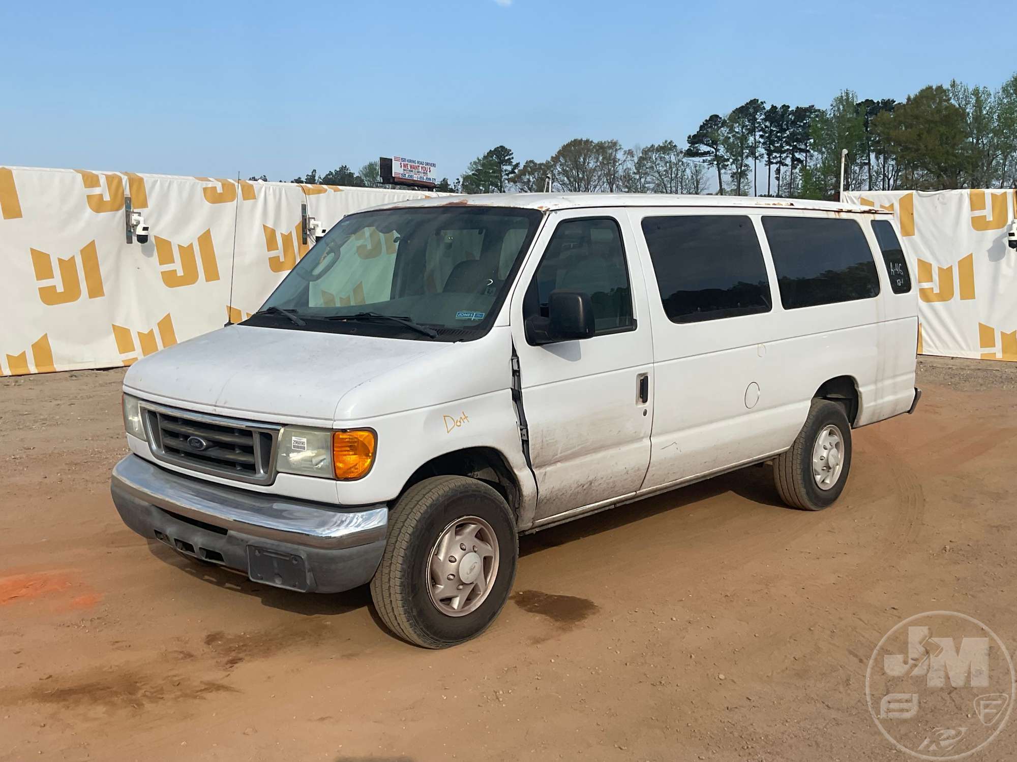 Photo of a 2006 Ford E-350