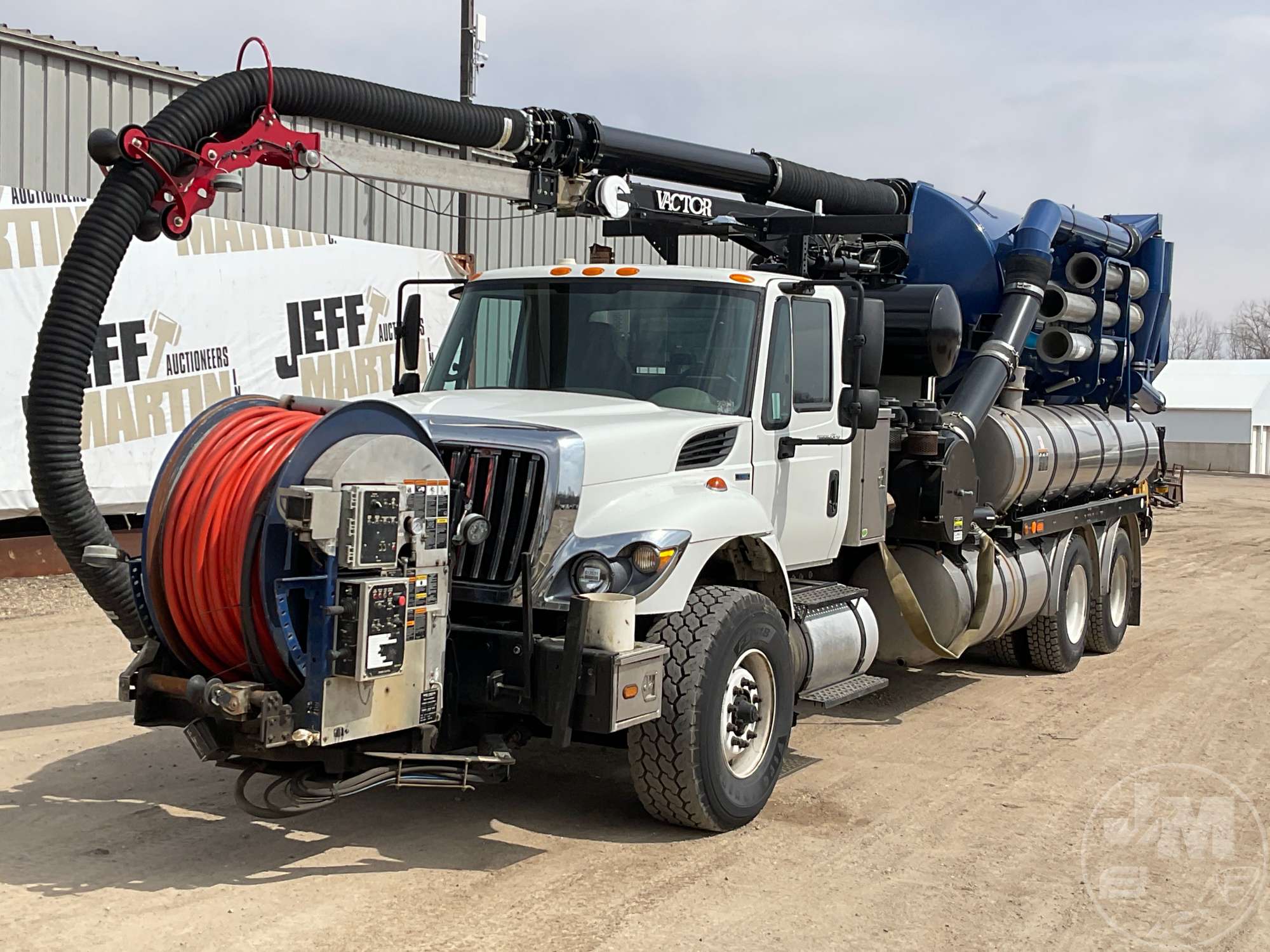 Photo of a 2010 International 7500 SBA 6X4