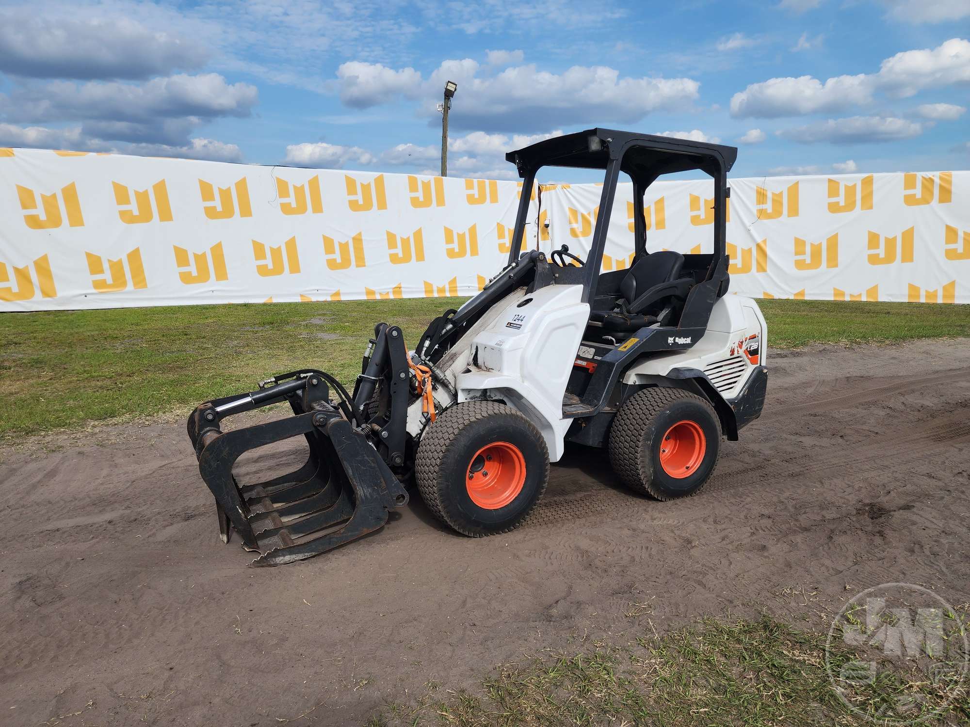Photo of a 2022 Bobcat L28 COMPACT TELESCOPING