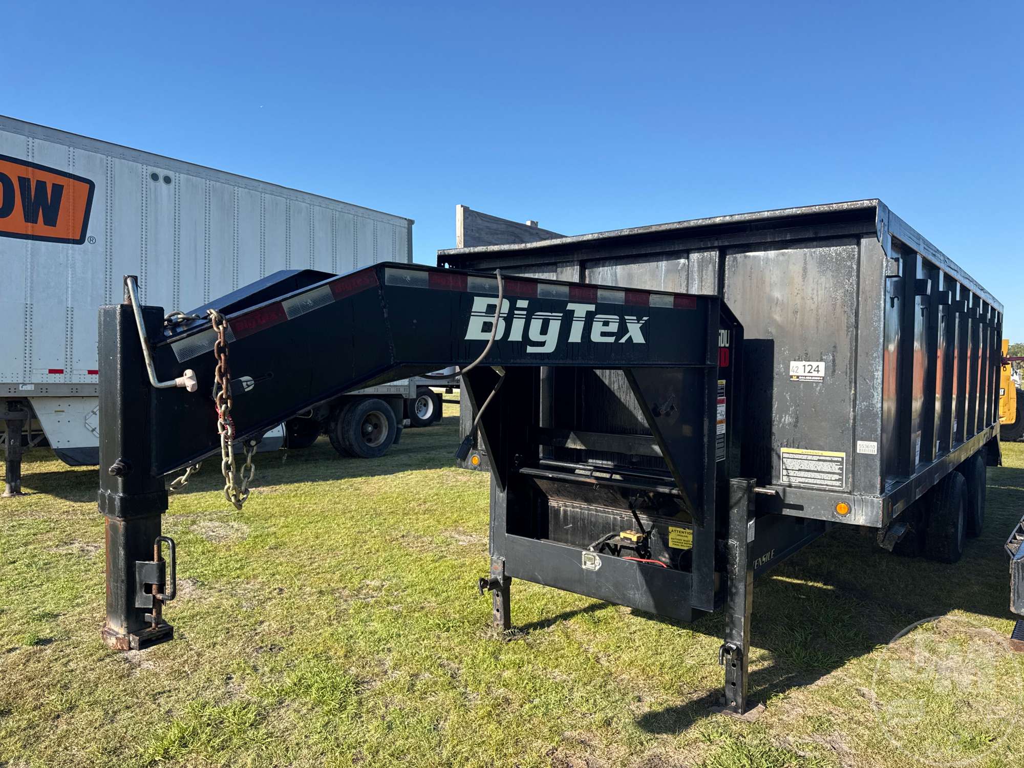 Photo of a 2018 Big Tex 25DU-20BK8SIR