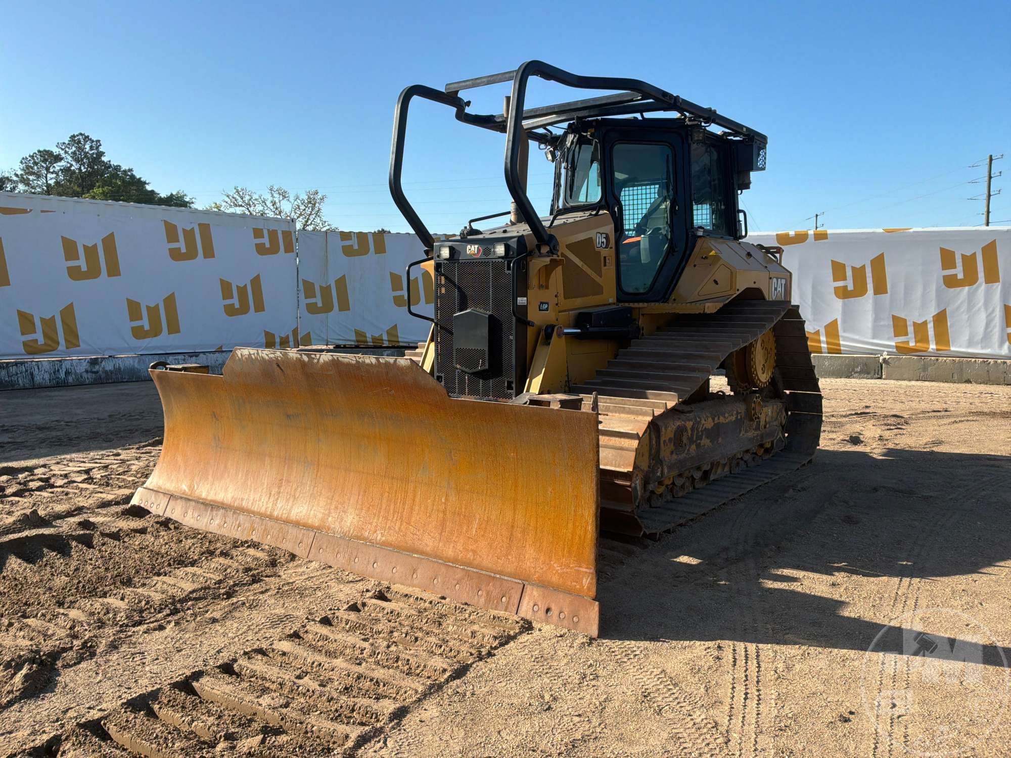 Photo of a 2022 Caterpillar D5 LGP