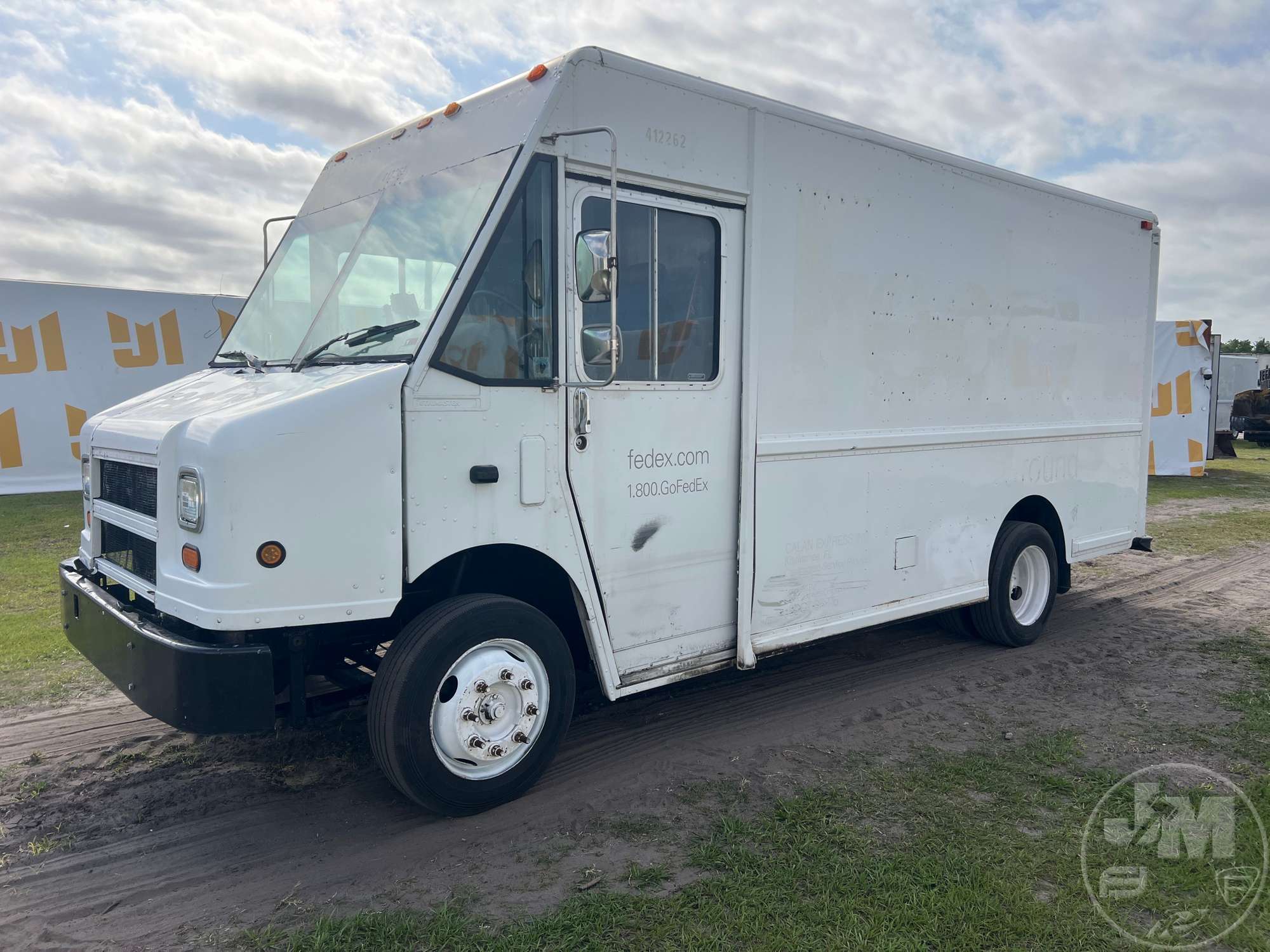 Photo of a 2000 Freightliner MT45 CHASSIS