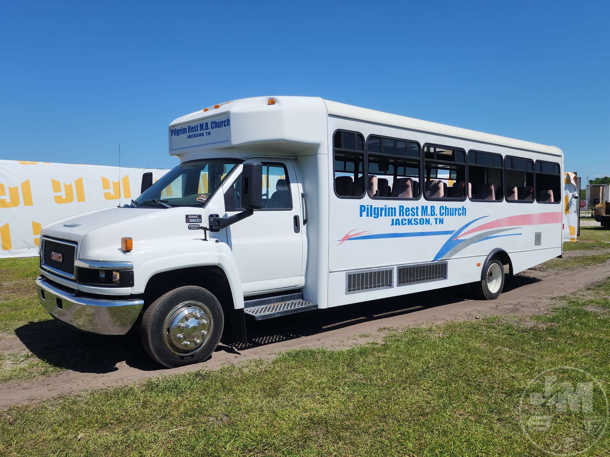 Photo of a 2004 GMC C5