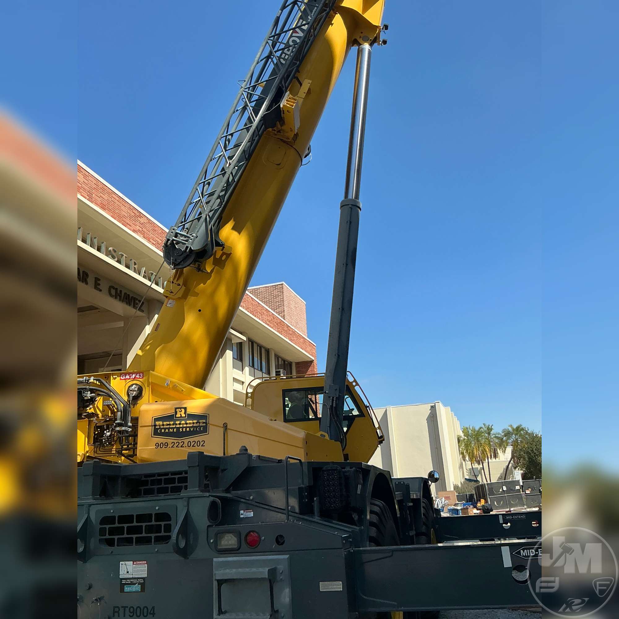 2017 Grove GRT8090
