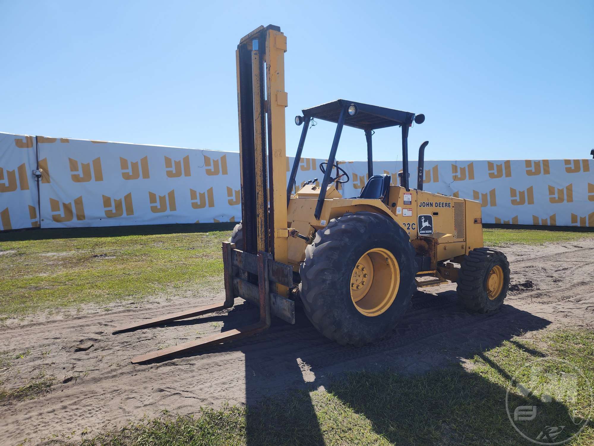 Photo of a 1988 John Deere 482C