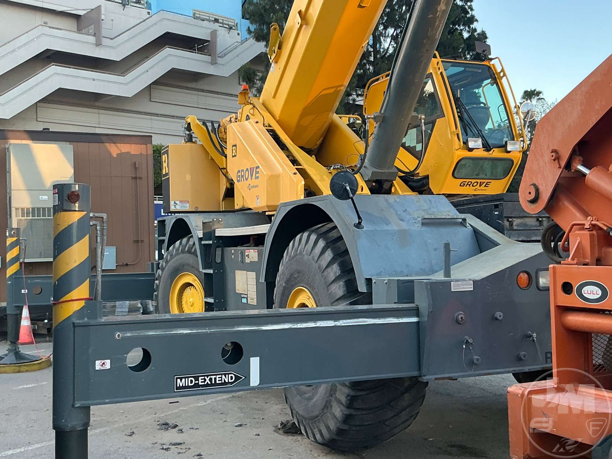 2016 Grove RT890E