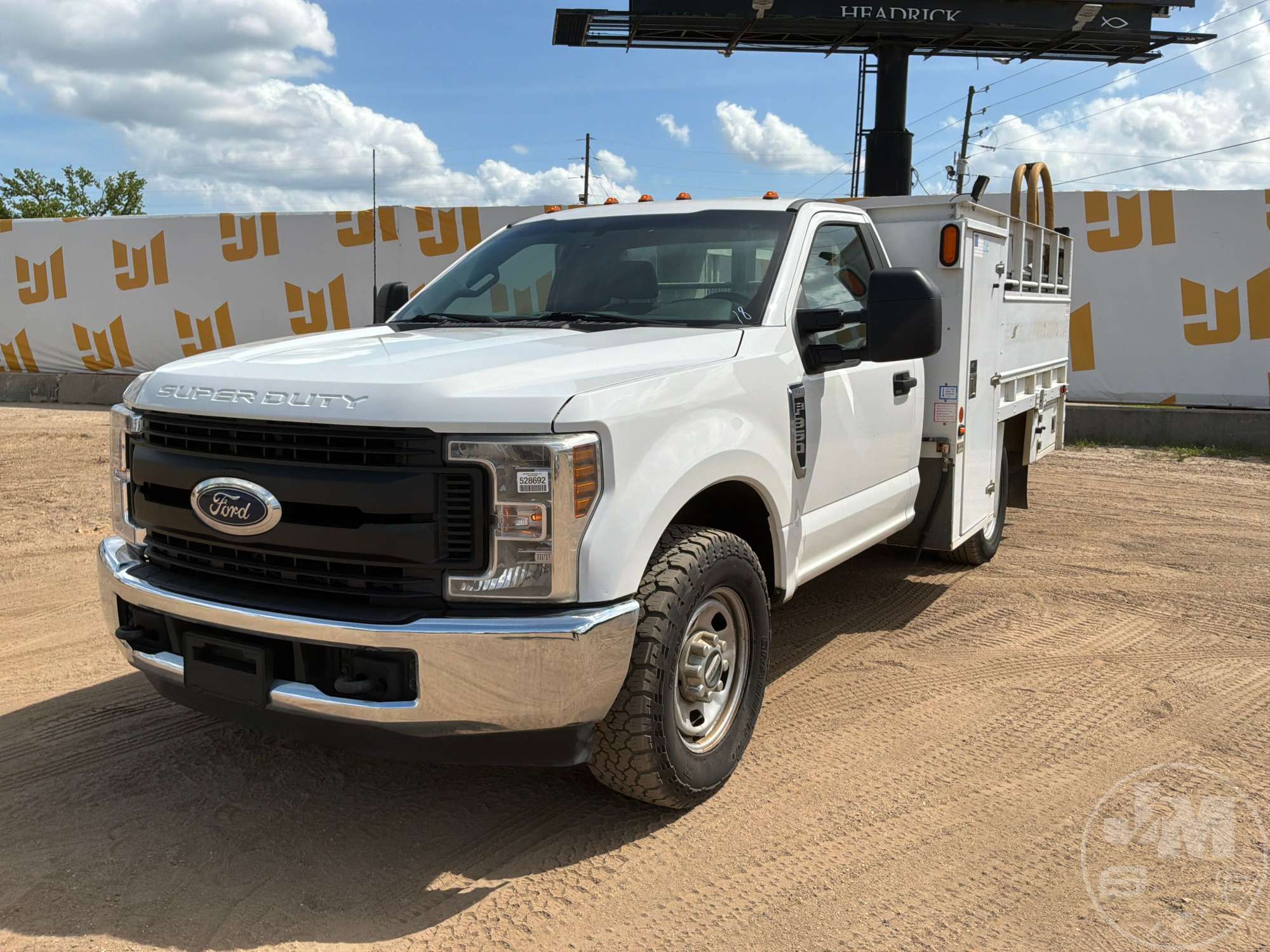 Photo of a 2018 Ford F-350 XL