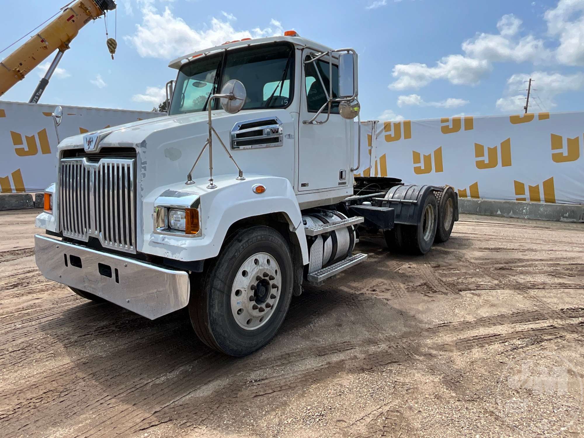 Photo of a 2015 Western Star 4700