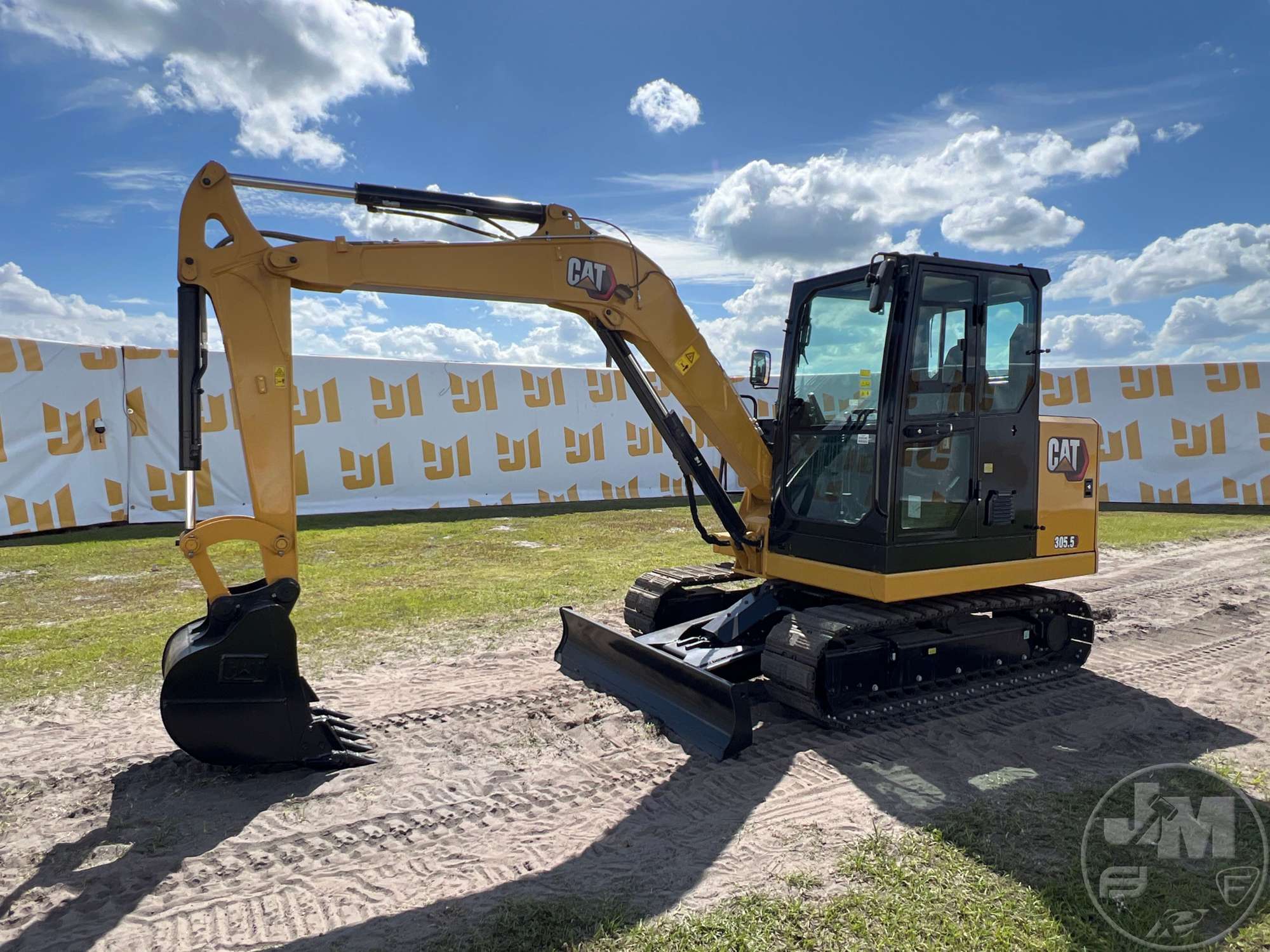 Photo of a 2025 Caterpillar 30550