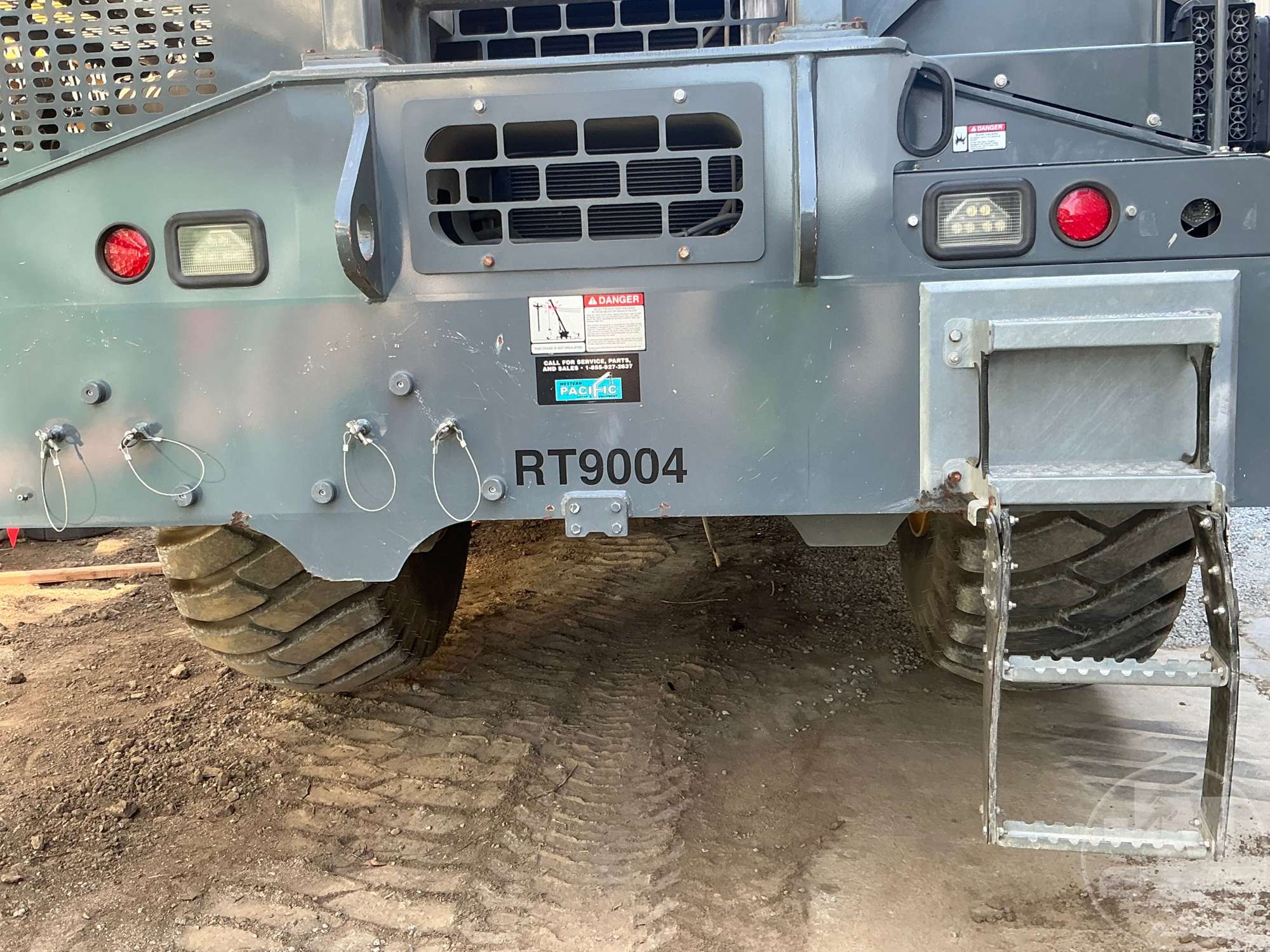 2017 Grove GRT8090