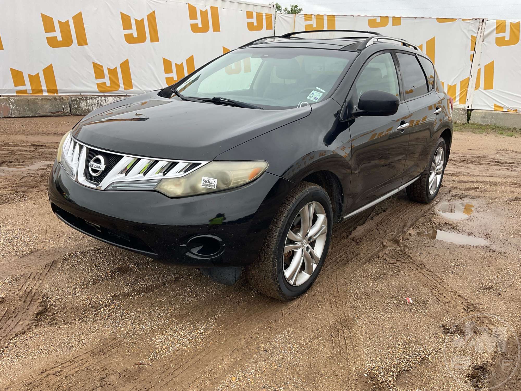 Photo of a 2010 Nissan MURANO LE
