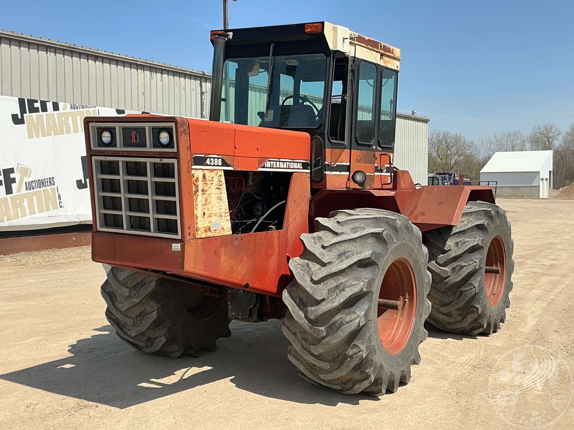 Photo of a 1977 International 4386
