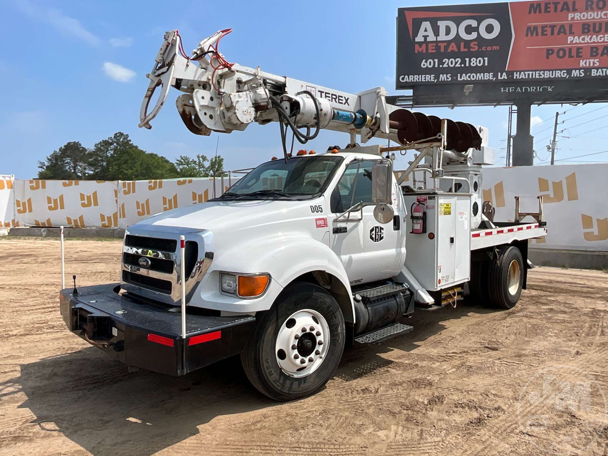 Photo of a 2011 Ford 750XL