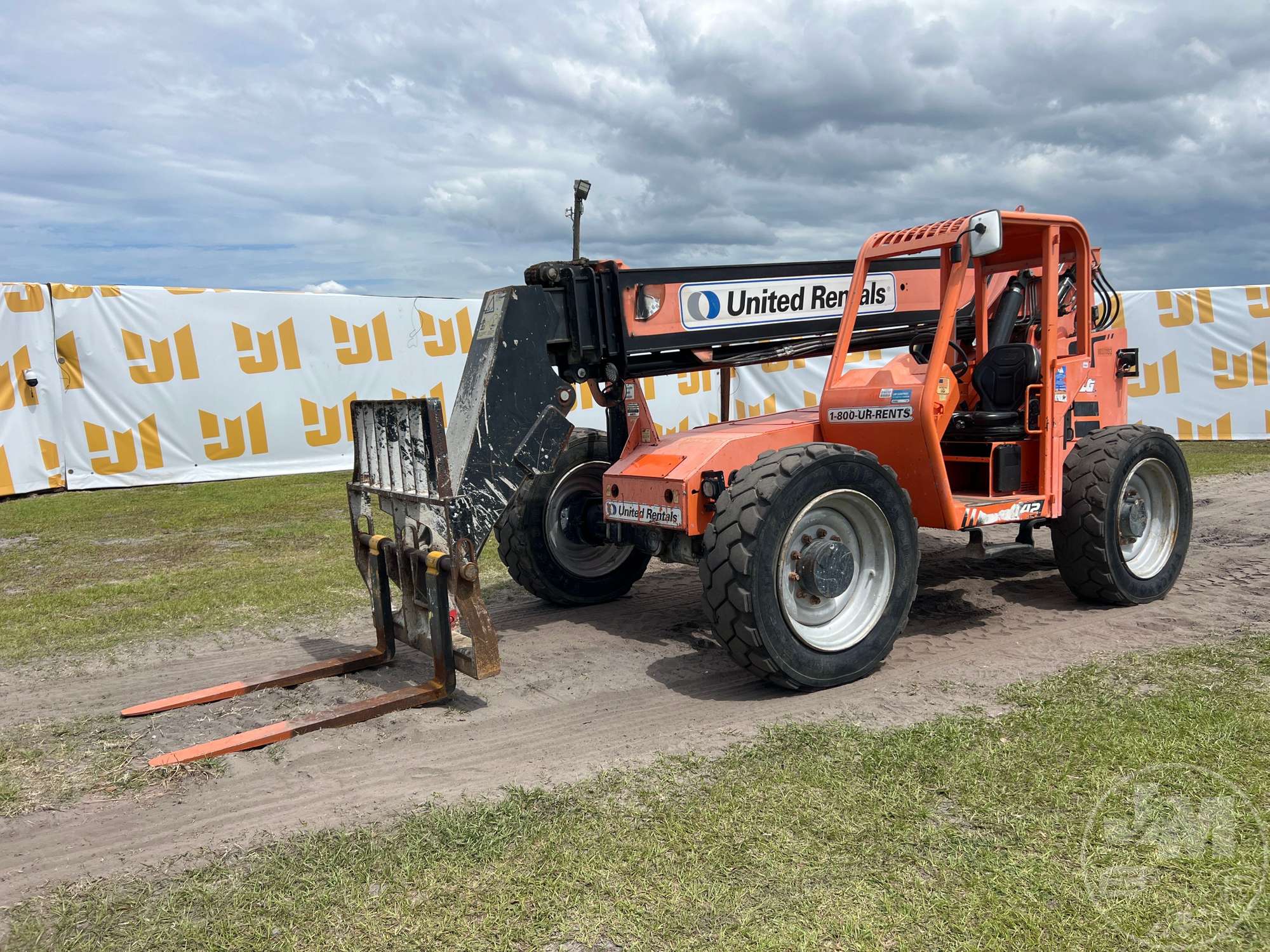 Photo of a 2017 JLG 6042