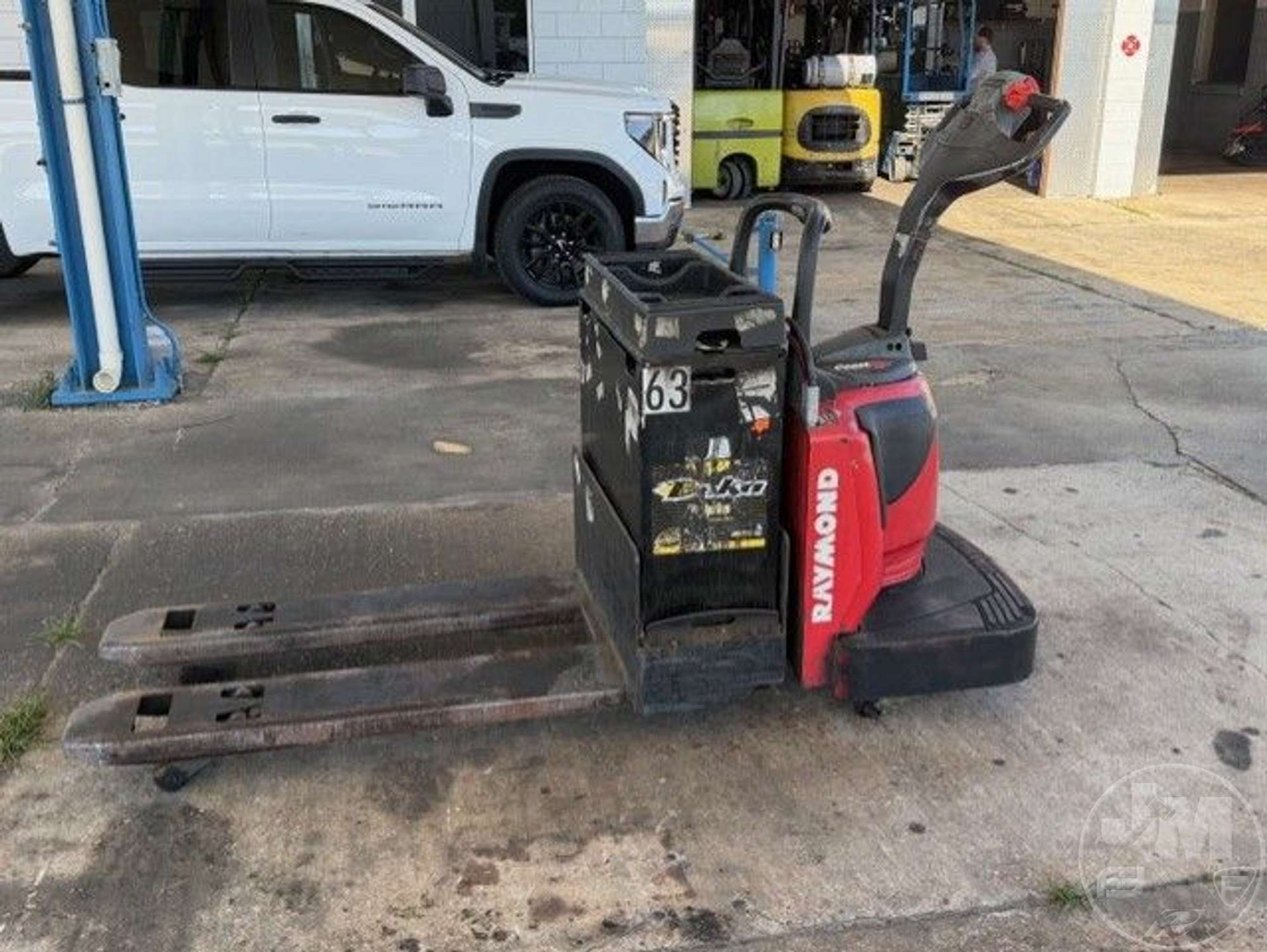 Photo of a 2016 Raymond 8410