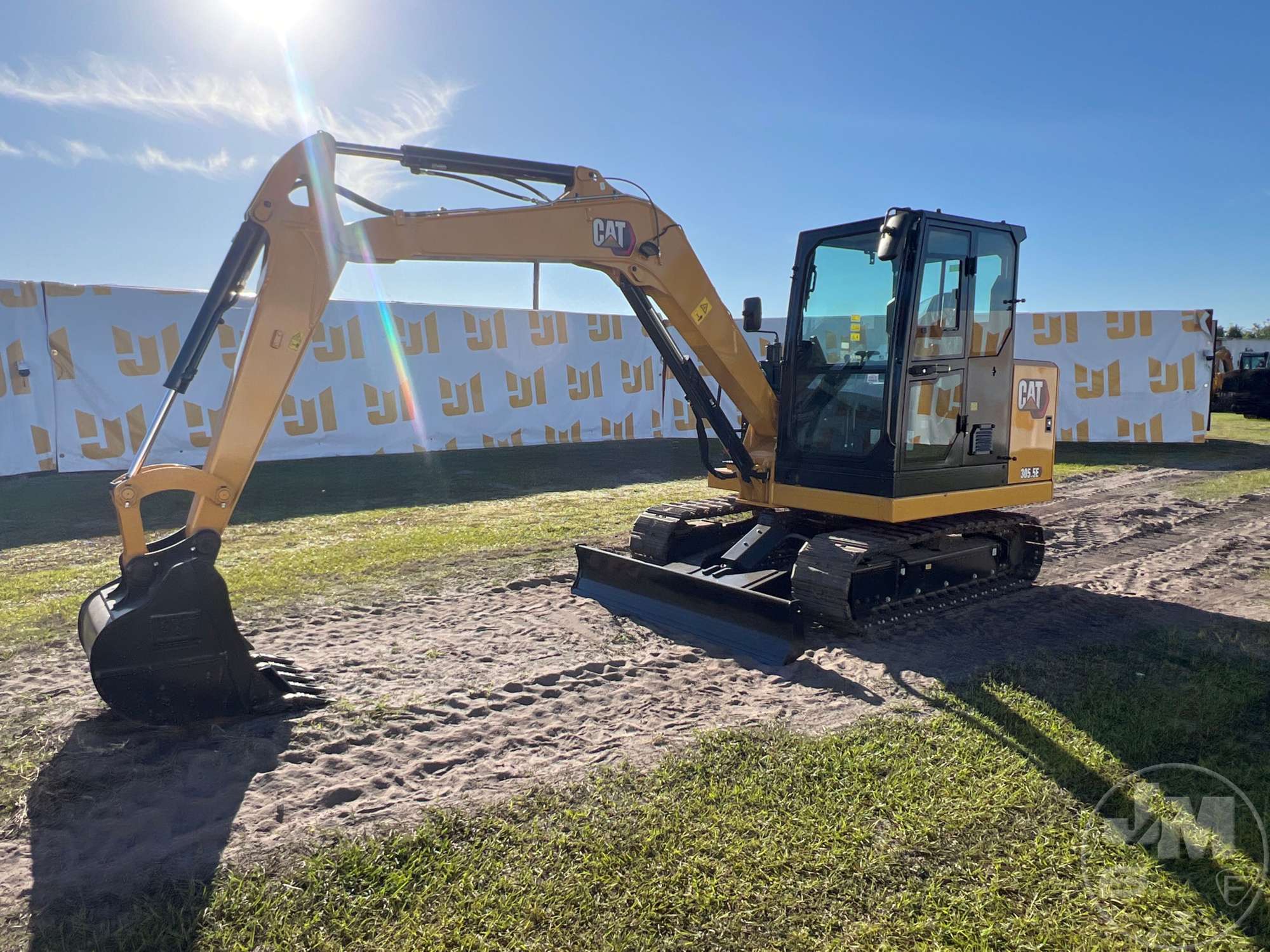 Photo of a 2025 Caterpillar 30550