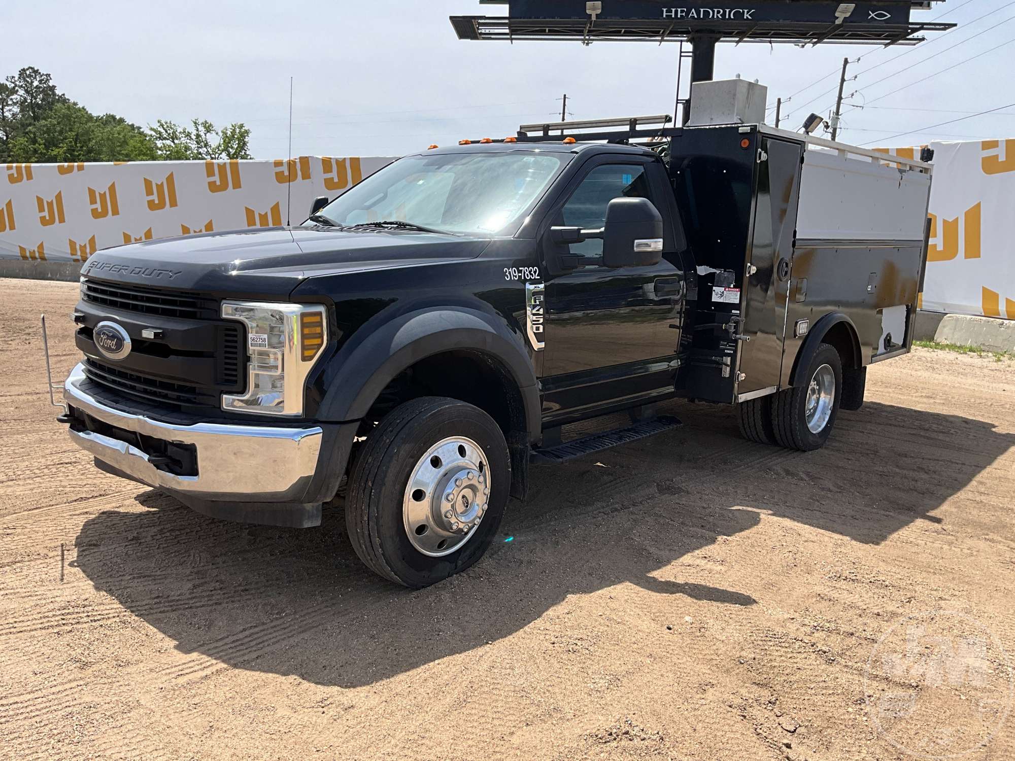 Photo of a 2019 Ford F-450 XL