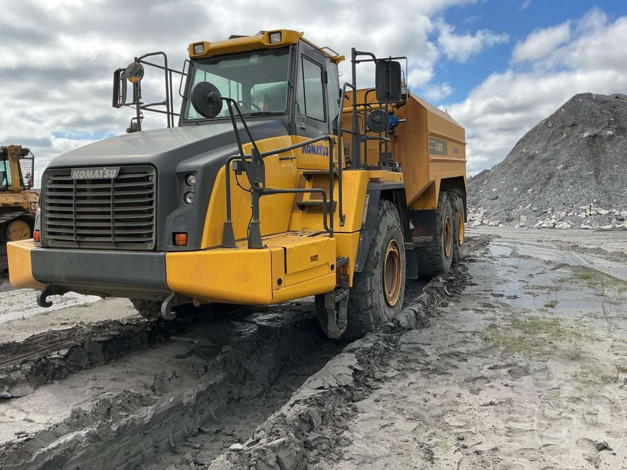 Photo of a  Komatsu HM400-5 ARTICULATED