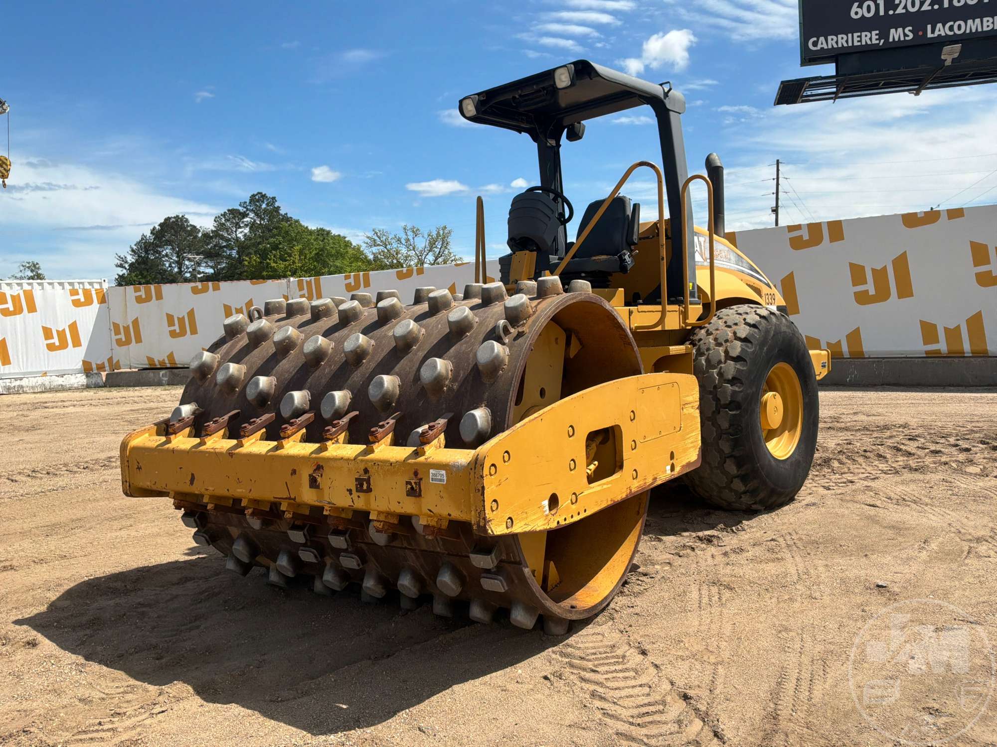 Photo of a 2005 Caterpillar CS563E