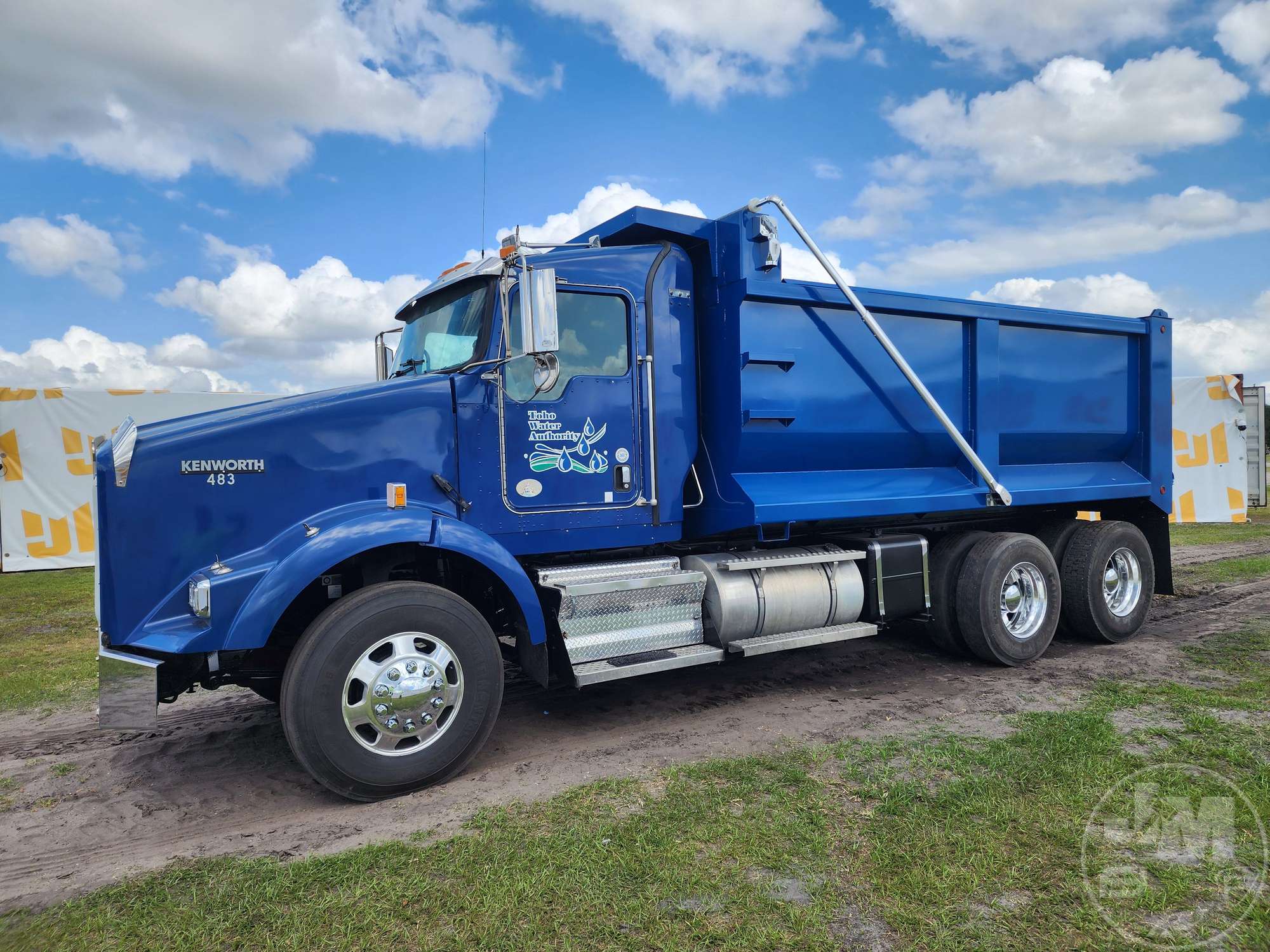 Photo of a 2012 Kenworth T8 SERIES