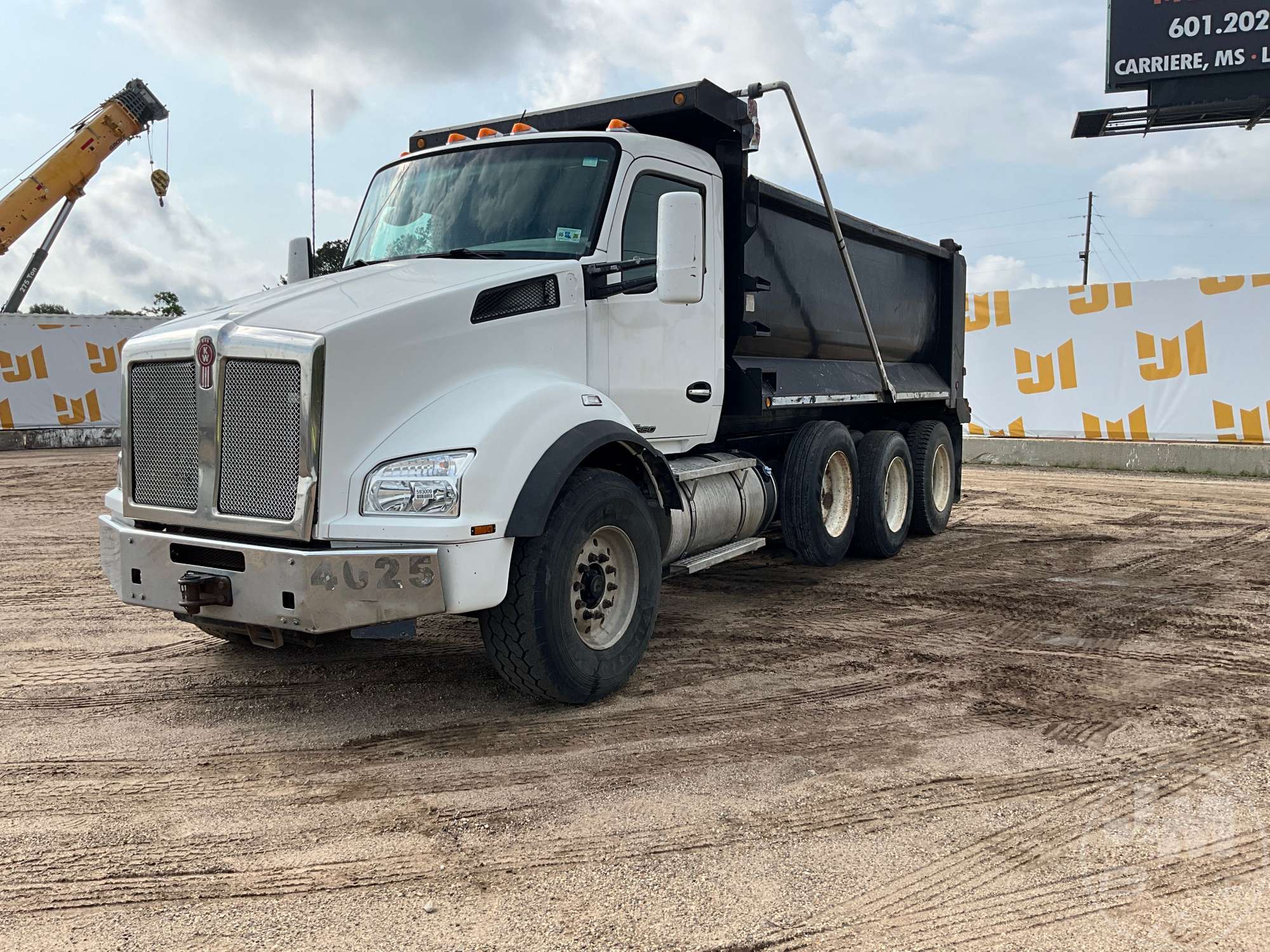 Photo of a 2016 Kenworth T880
