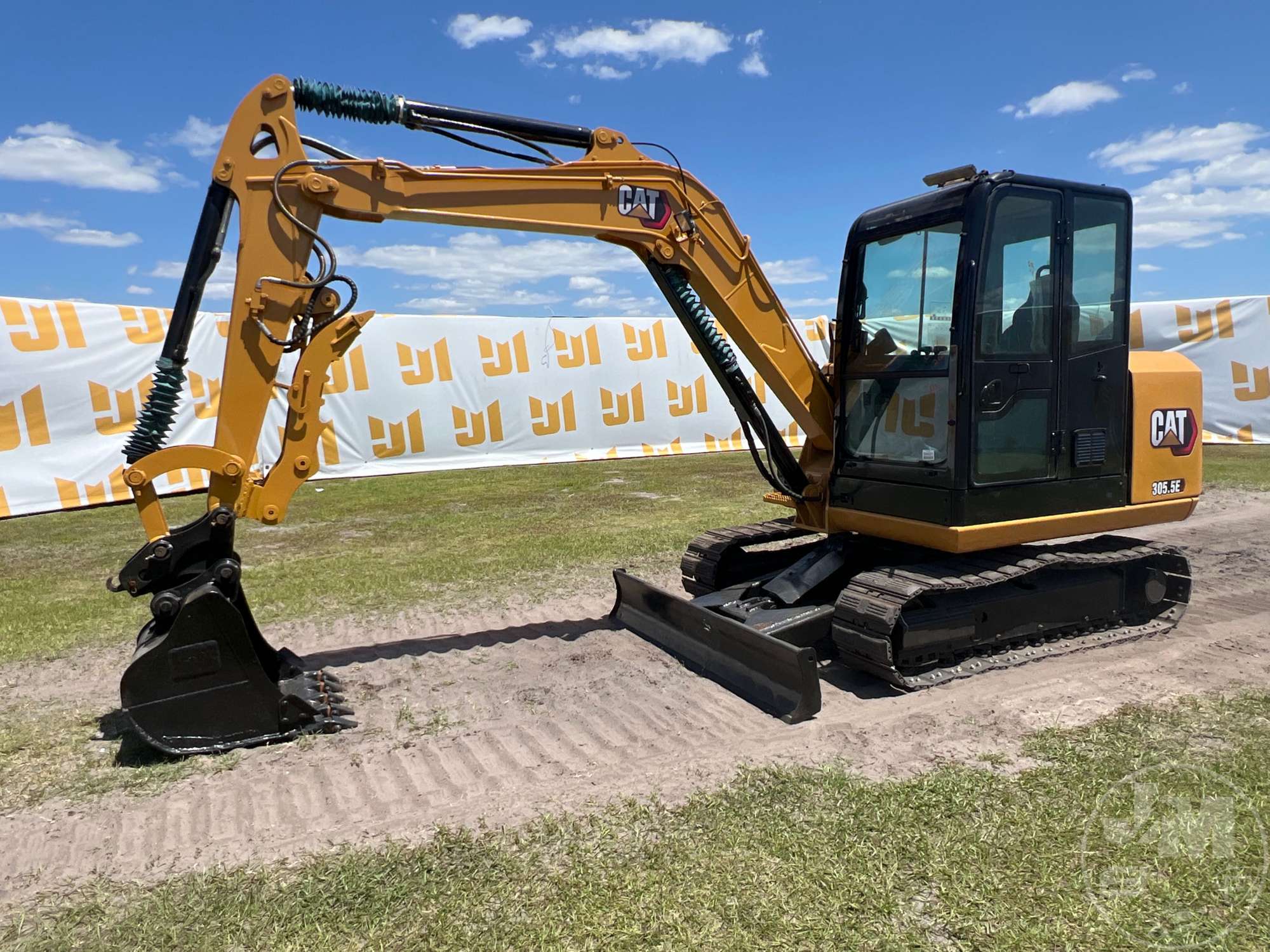 Photo of a 2021 Caterpillar 30550