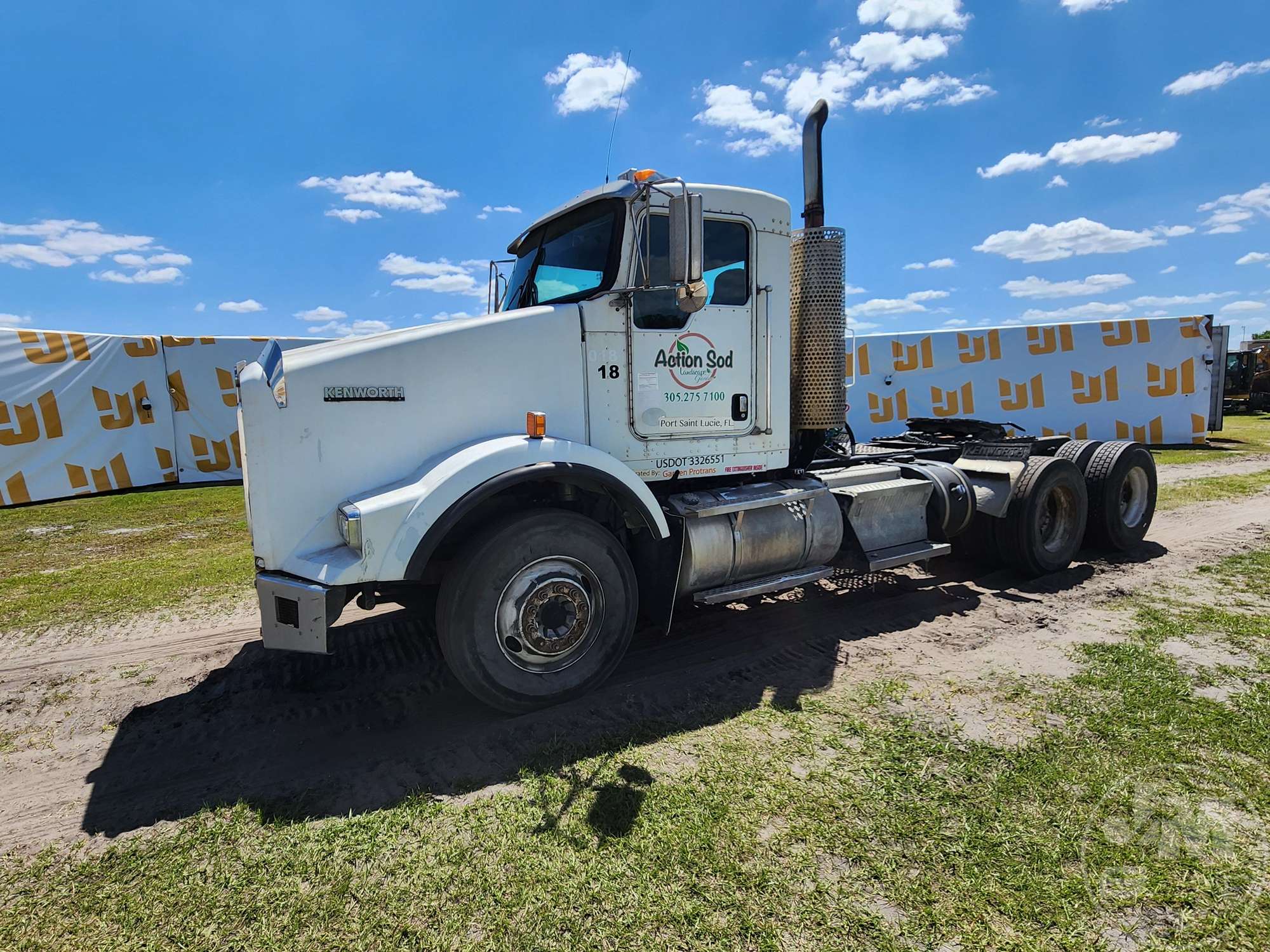 Photo of a 2011 Kenworth T8 SERIES