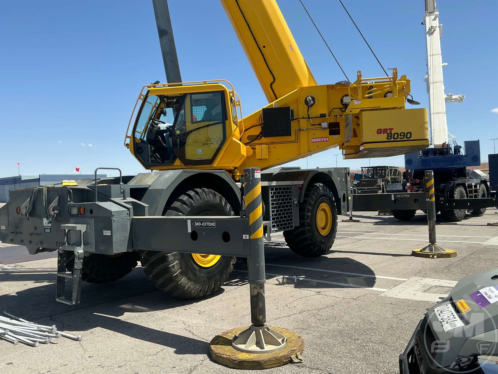 Photo of a 2017 Grove GRT8090