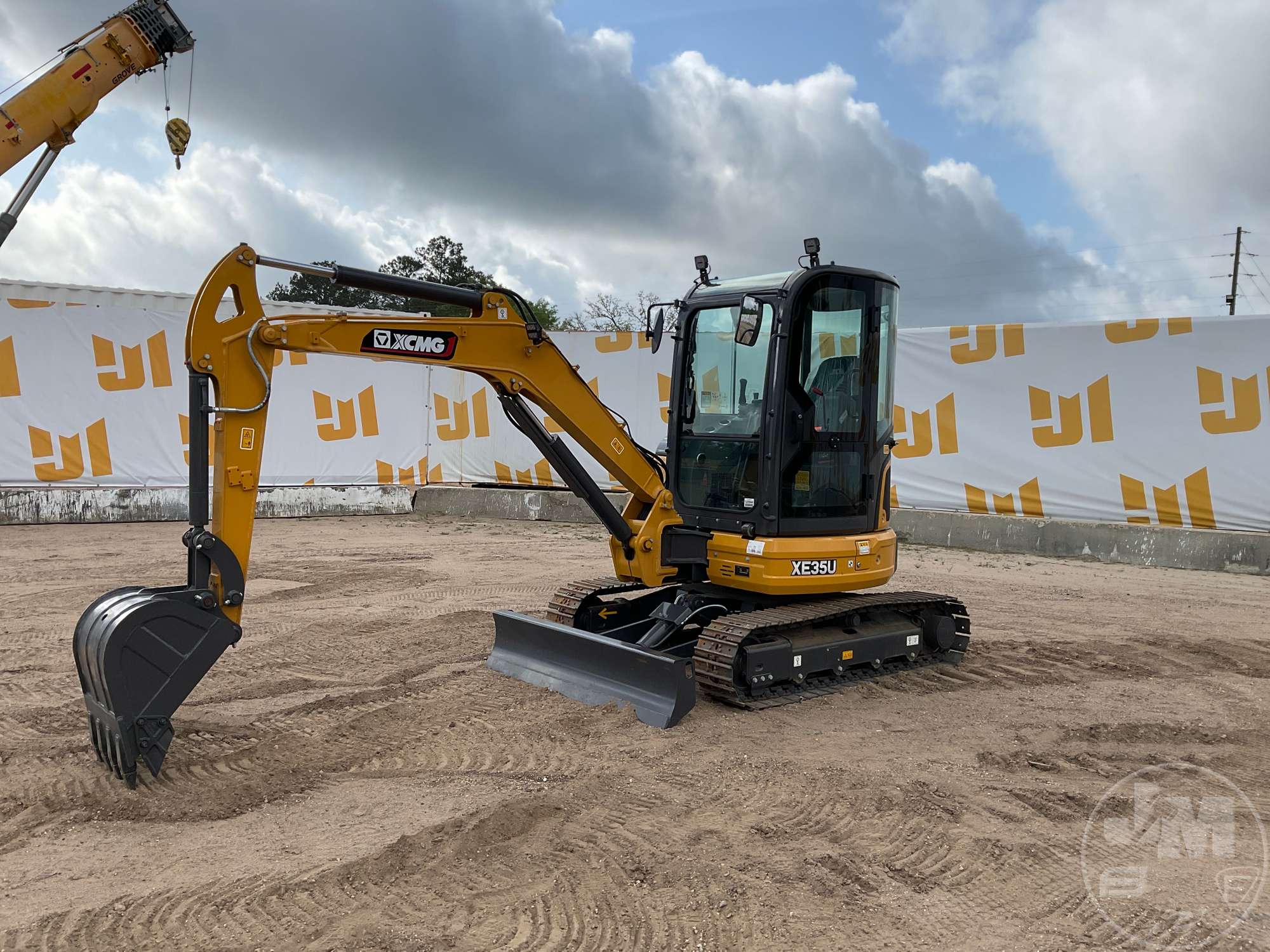 Photo of a 2025 XCMG XE35U