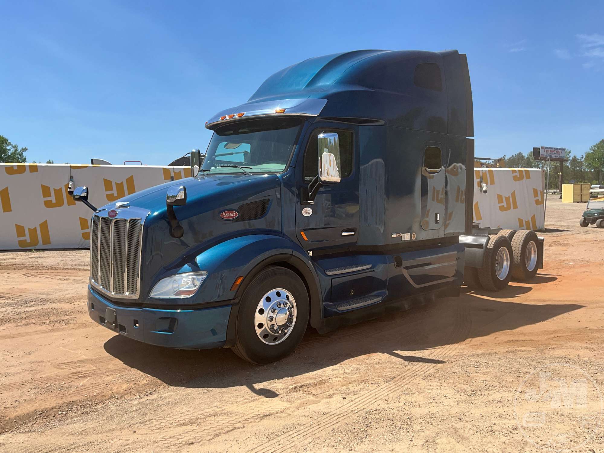 Photo of a 2020 Peterbilt 579