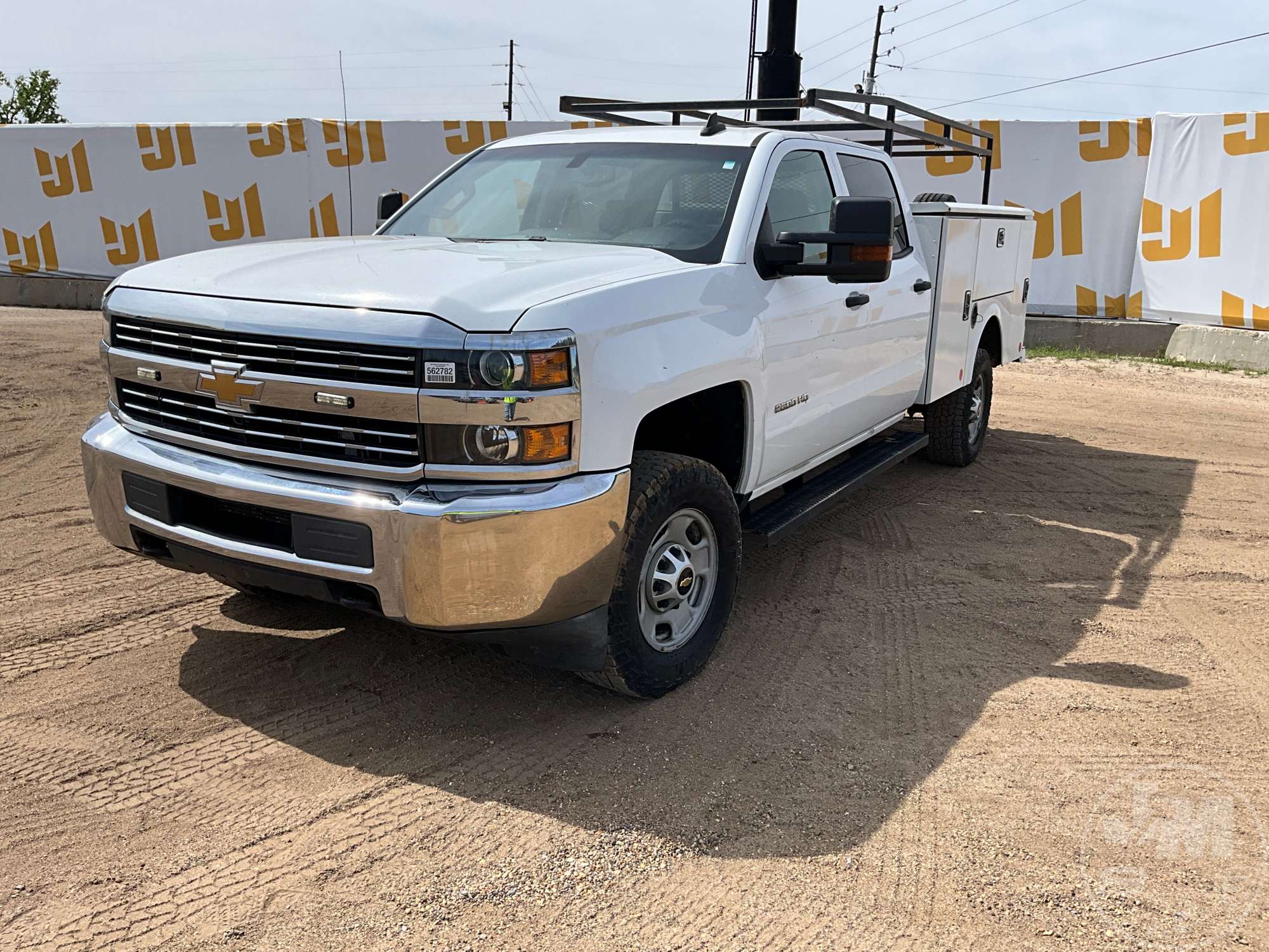 Photo of a 2017 Chevrolet SILVERADO 2500HD CREW CAB 4X4