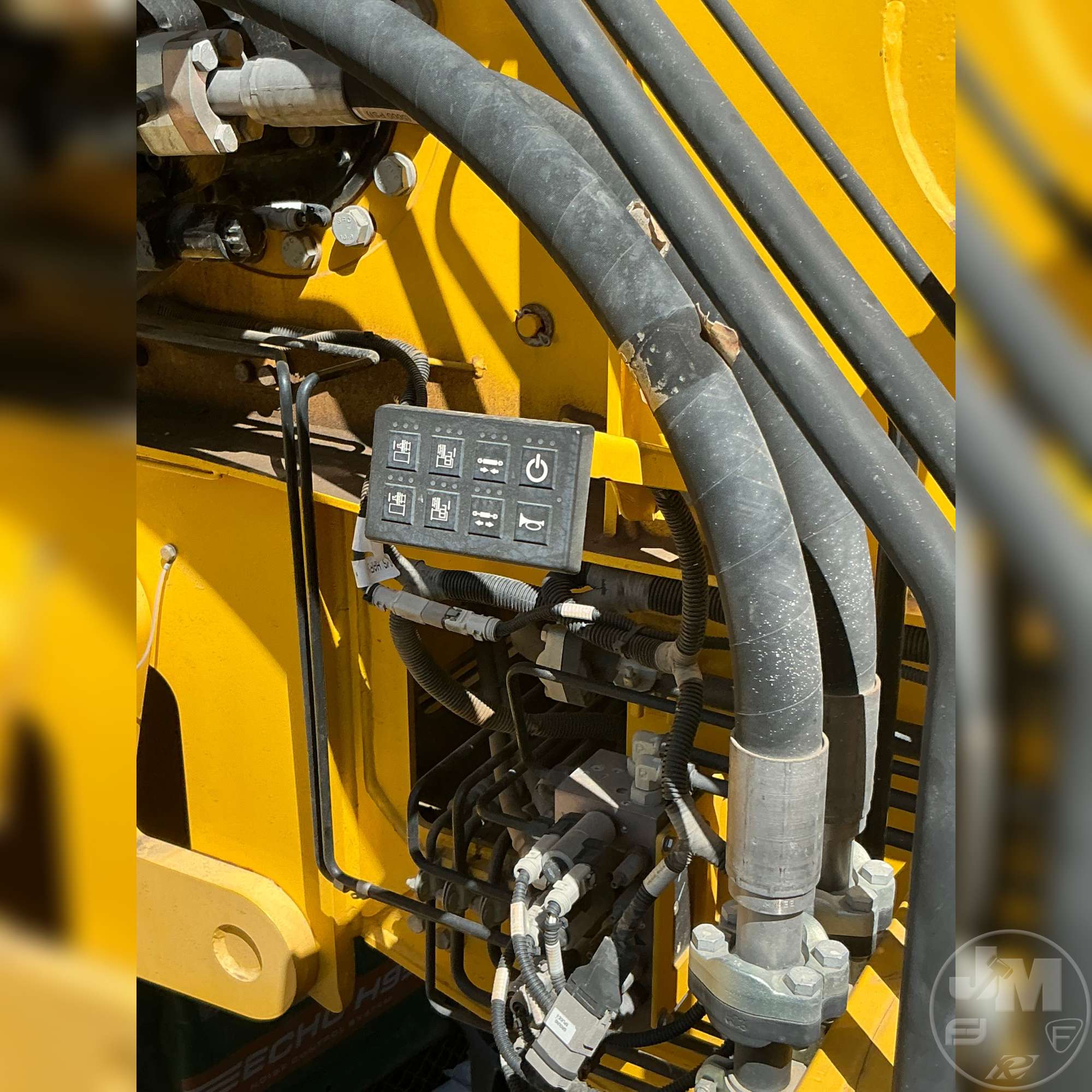 2017 Grove GRT8090