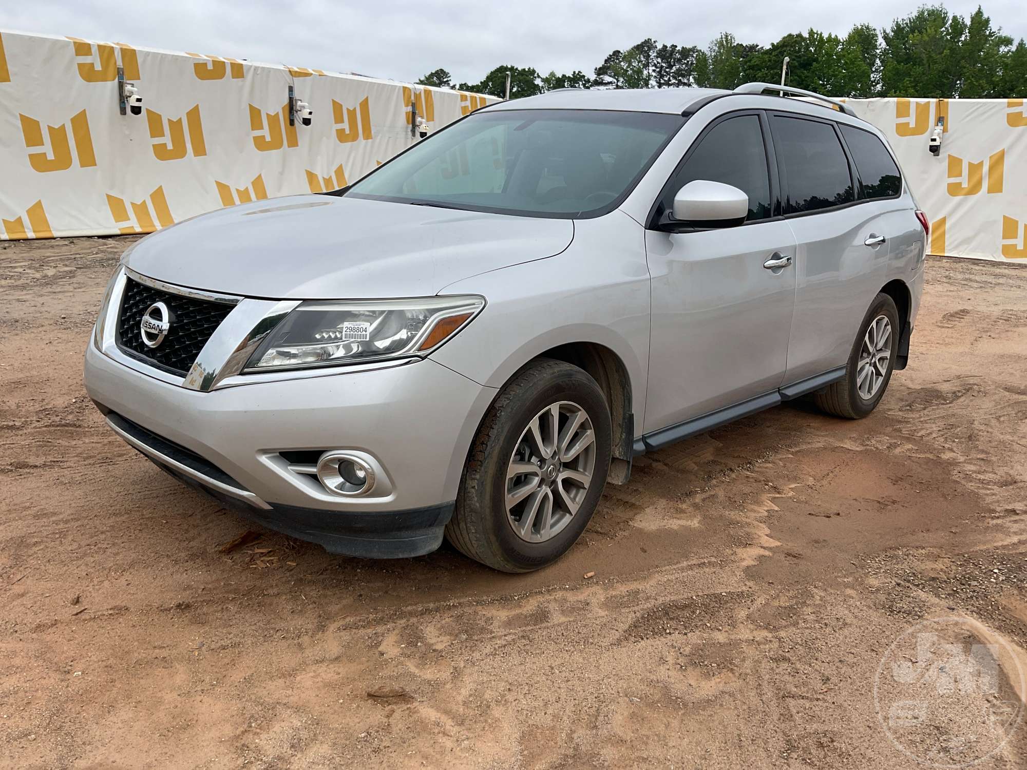 Photo of a 2015 Nissan PATHFINDER SV