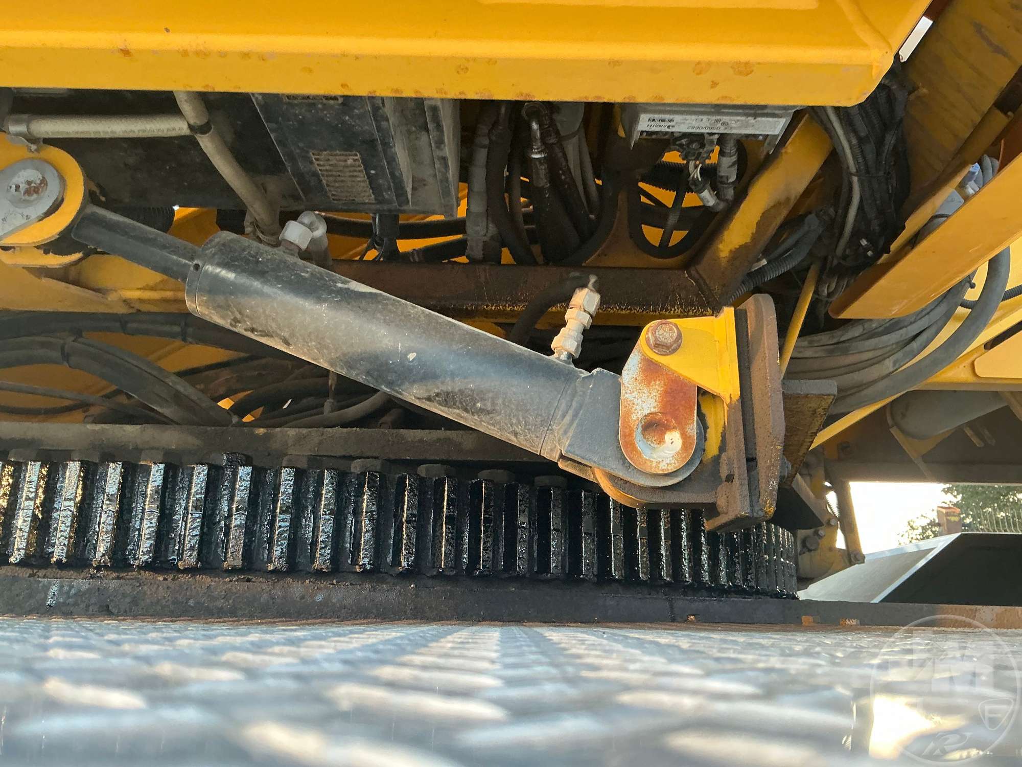 2016 Grove RT890E