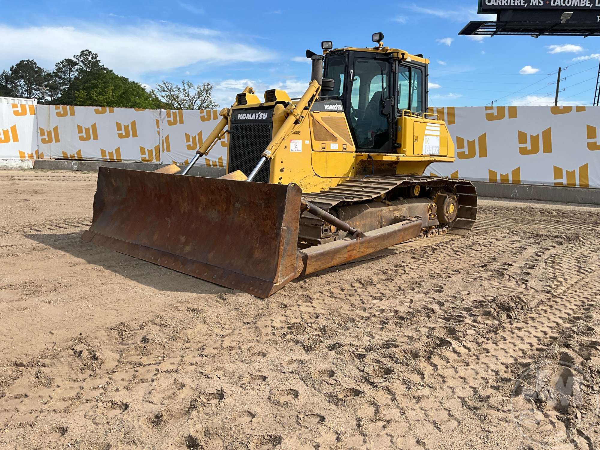 Photo of a 2011 Komatsu D65PX-16