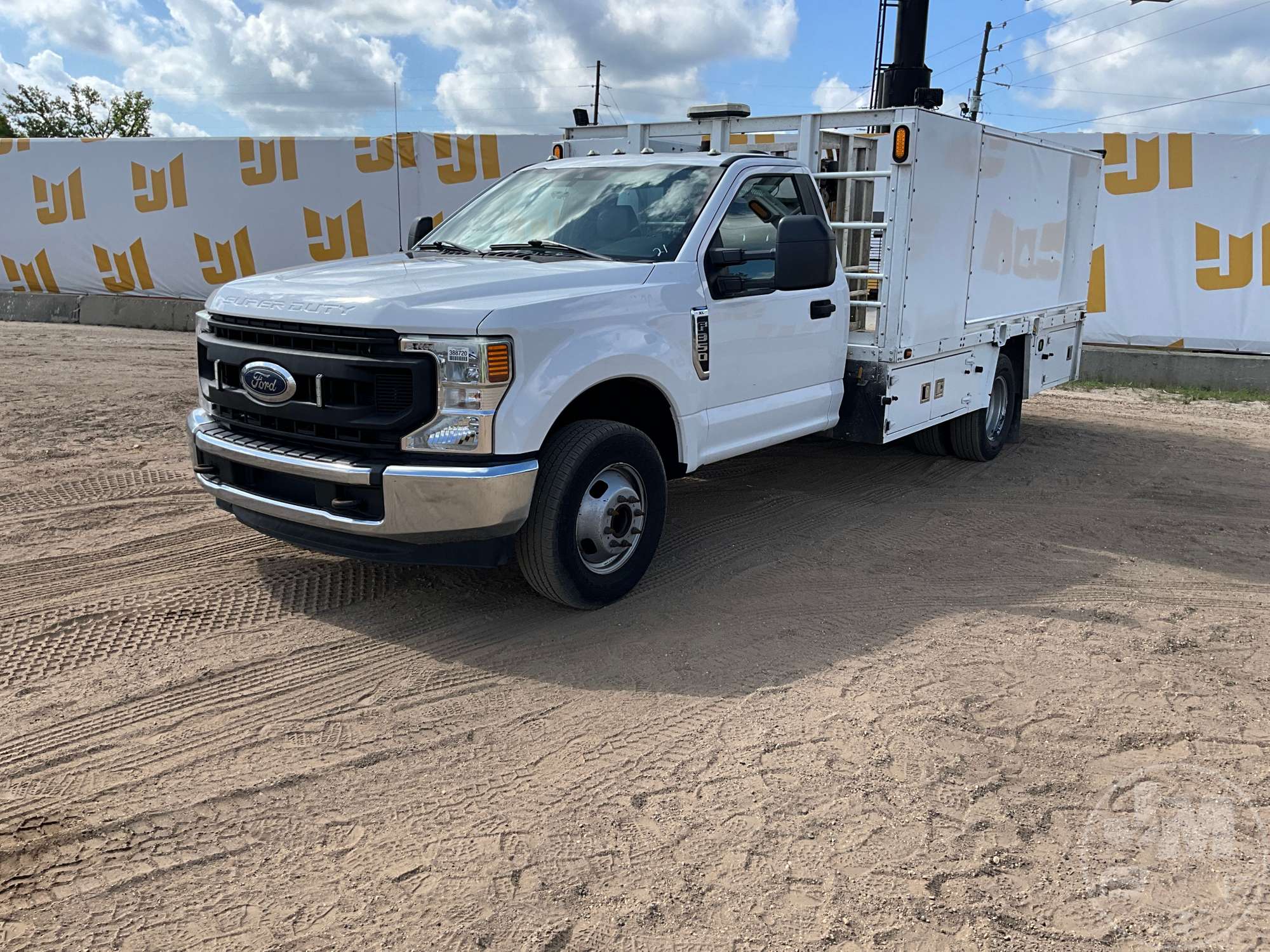 Photo of a 2021 Ford F-350 XL