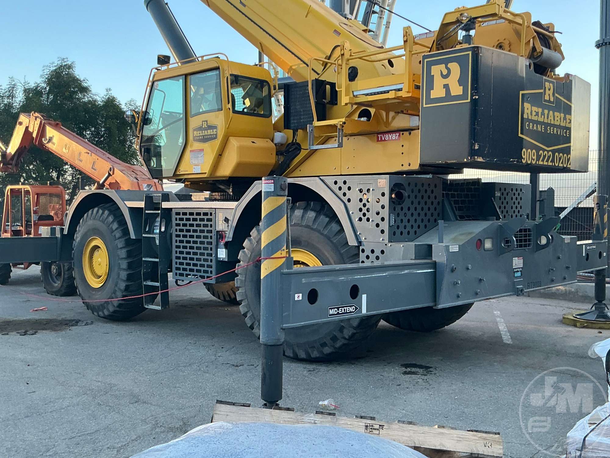2016 Grove RT890E