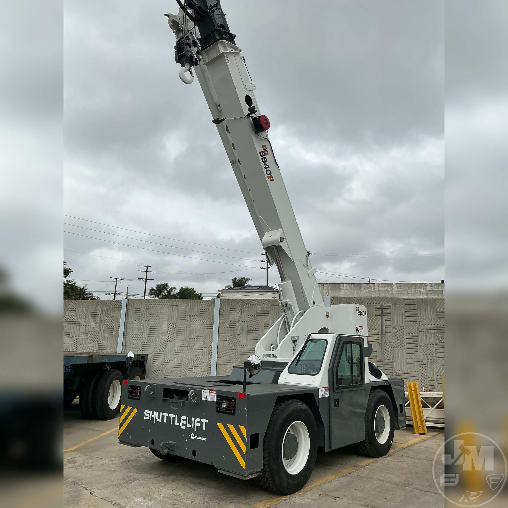 Photo of a 2011 Shuttlelift CD5540F