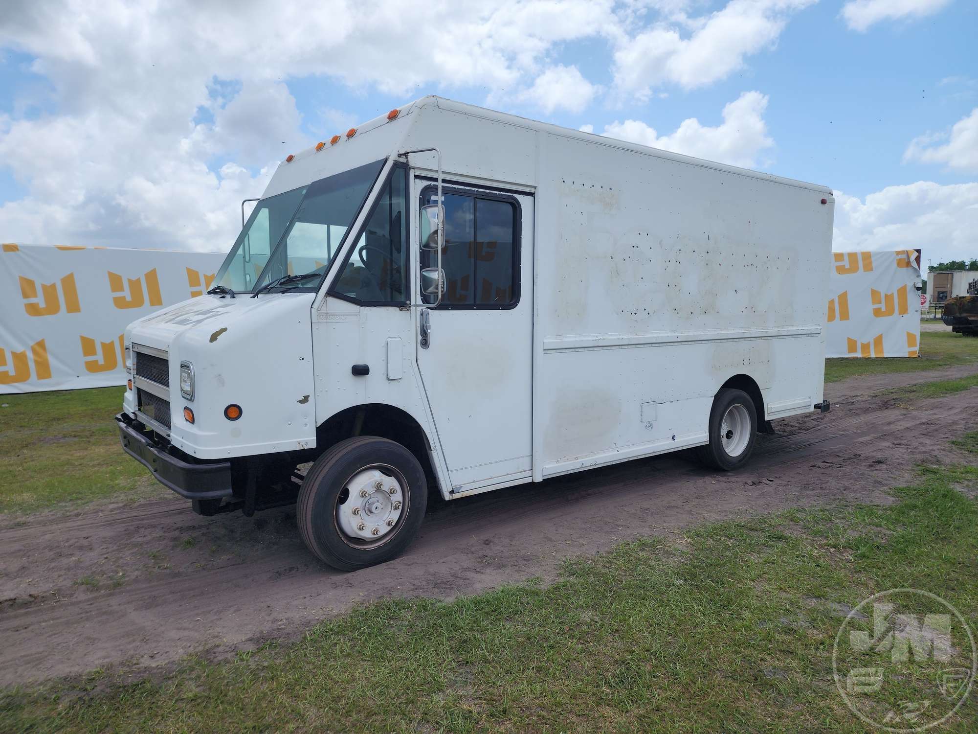 Photo of a  Freightliner MT16FD-F