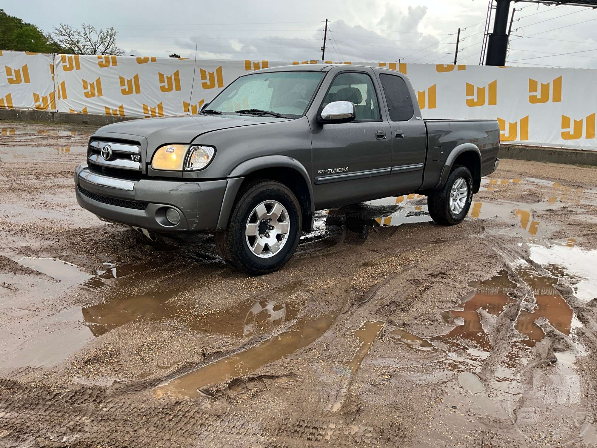 Photo of a 2003 Toyota Tundra