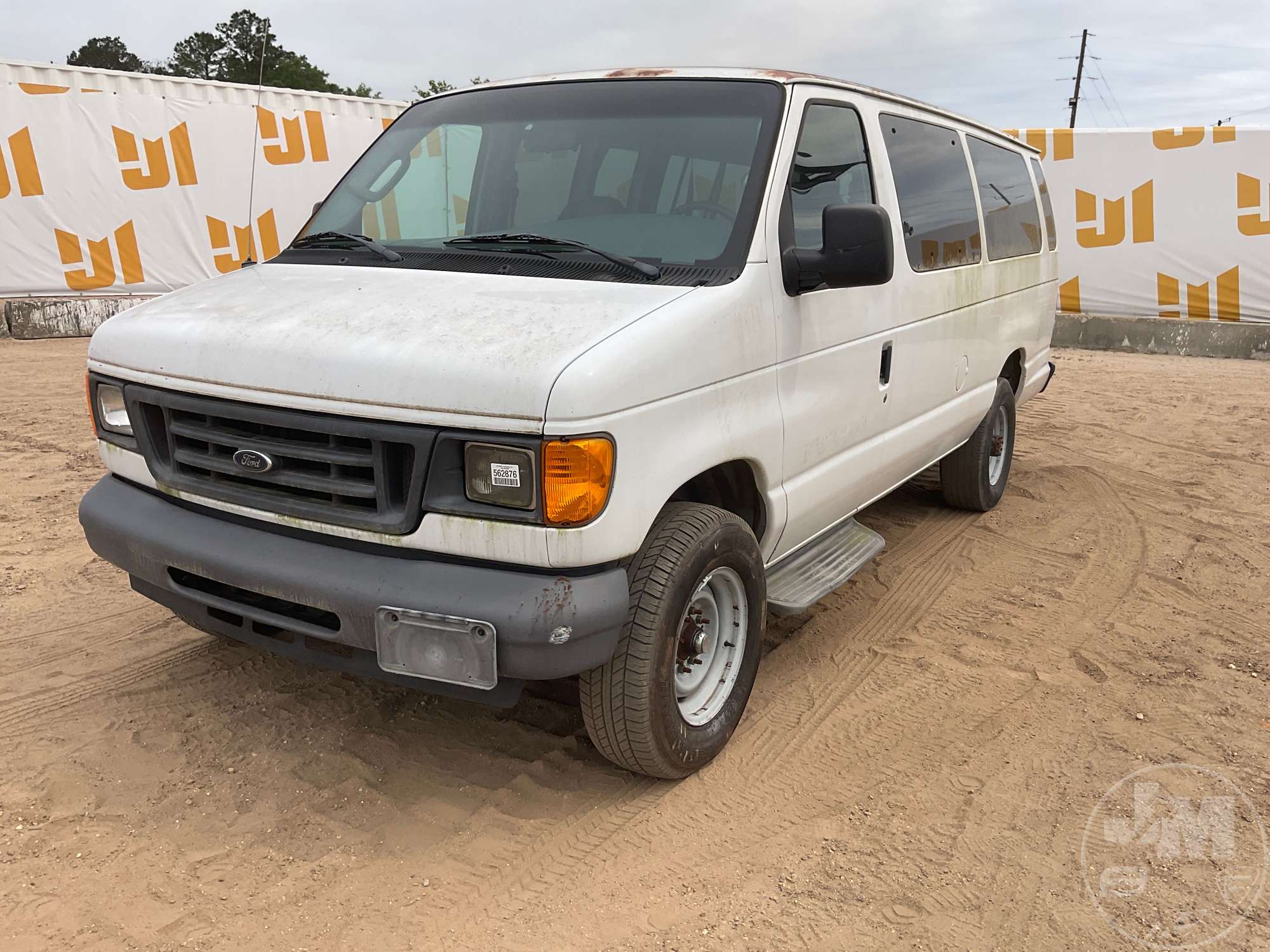 Photo of a 2007 Ford E-350