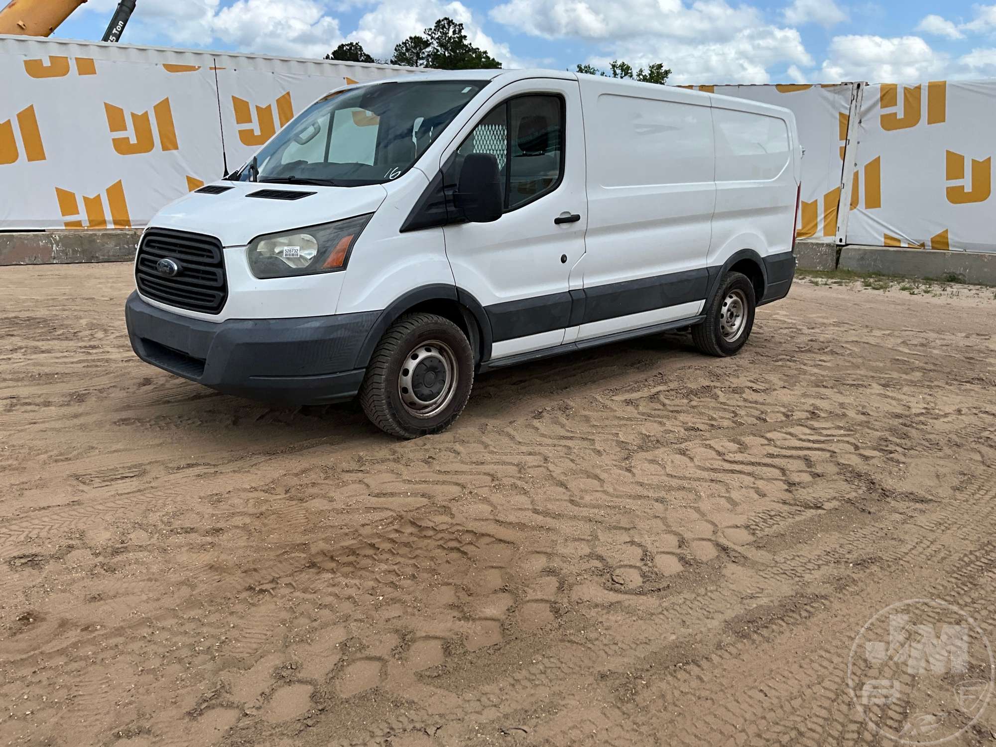 Photo of a 2016 Ford TRANSIT 150