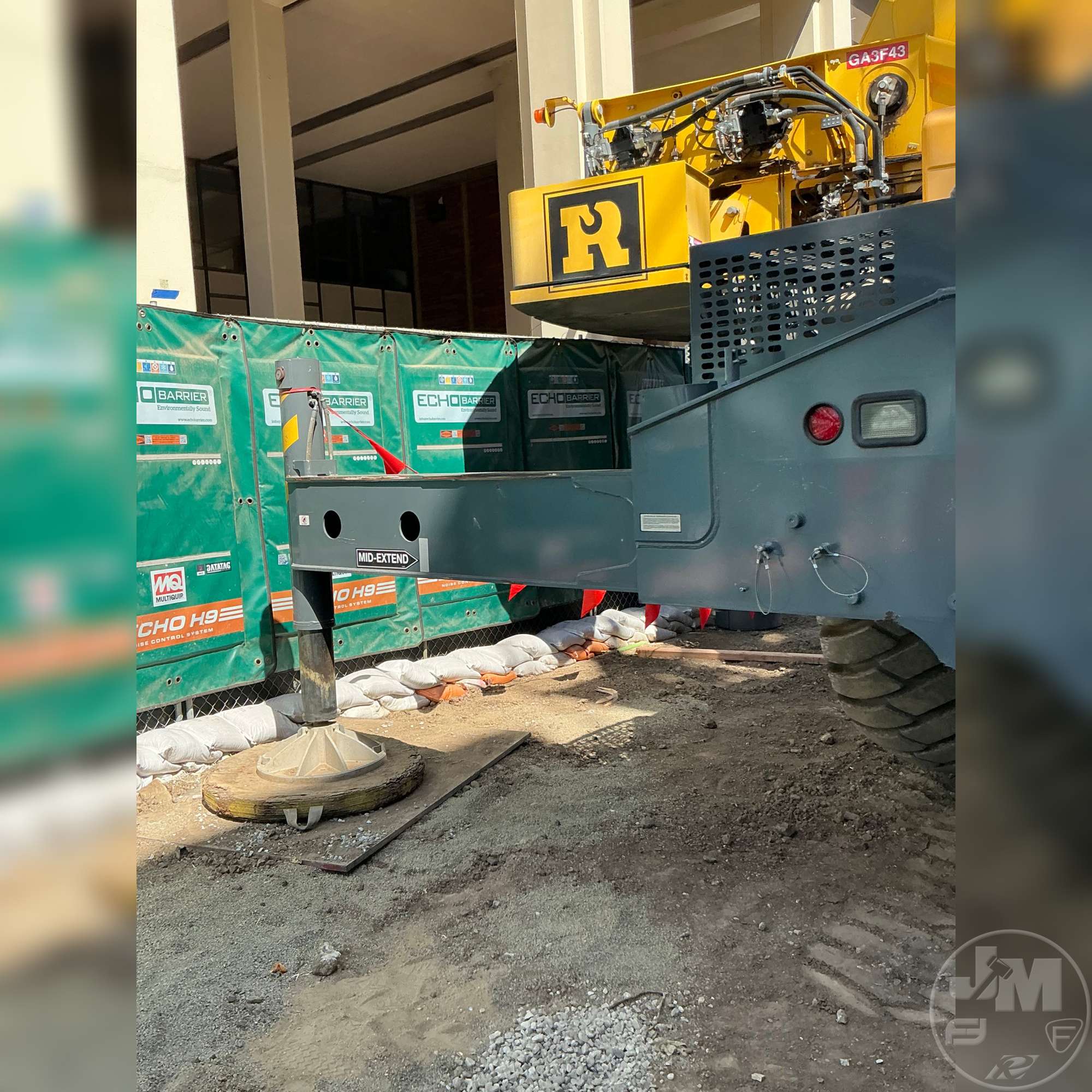 2017 Grove GRT8090