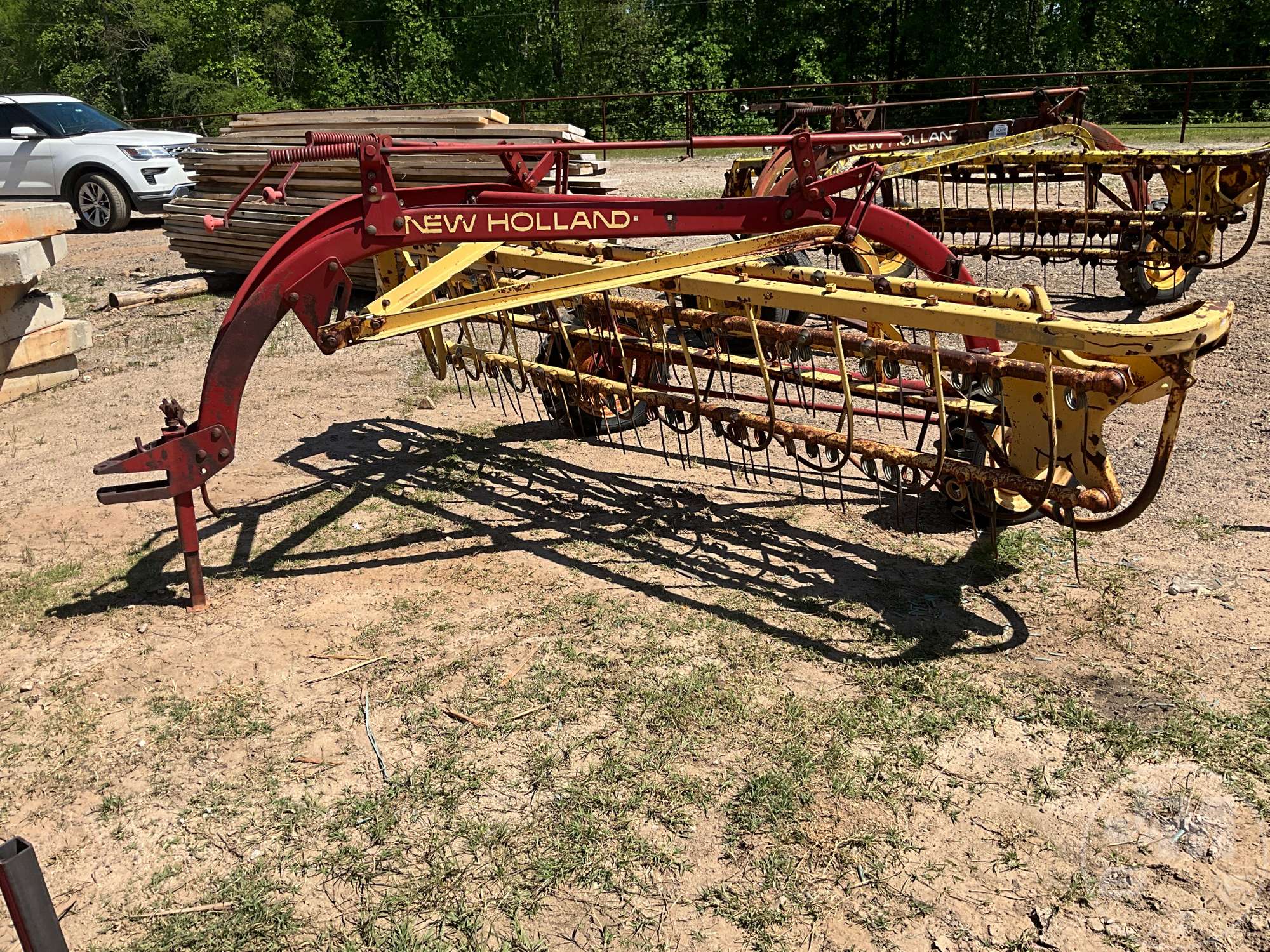Photo of a  New Holland ROLABAR 256 HAY RAKE