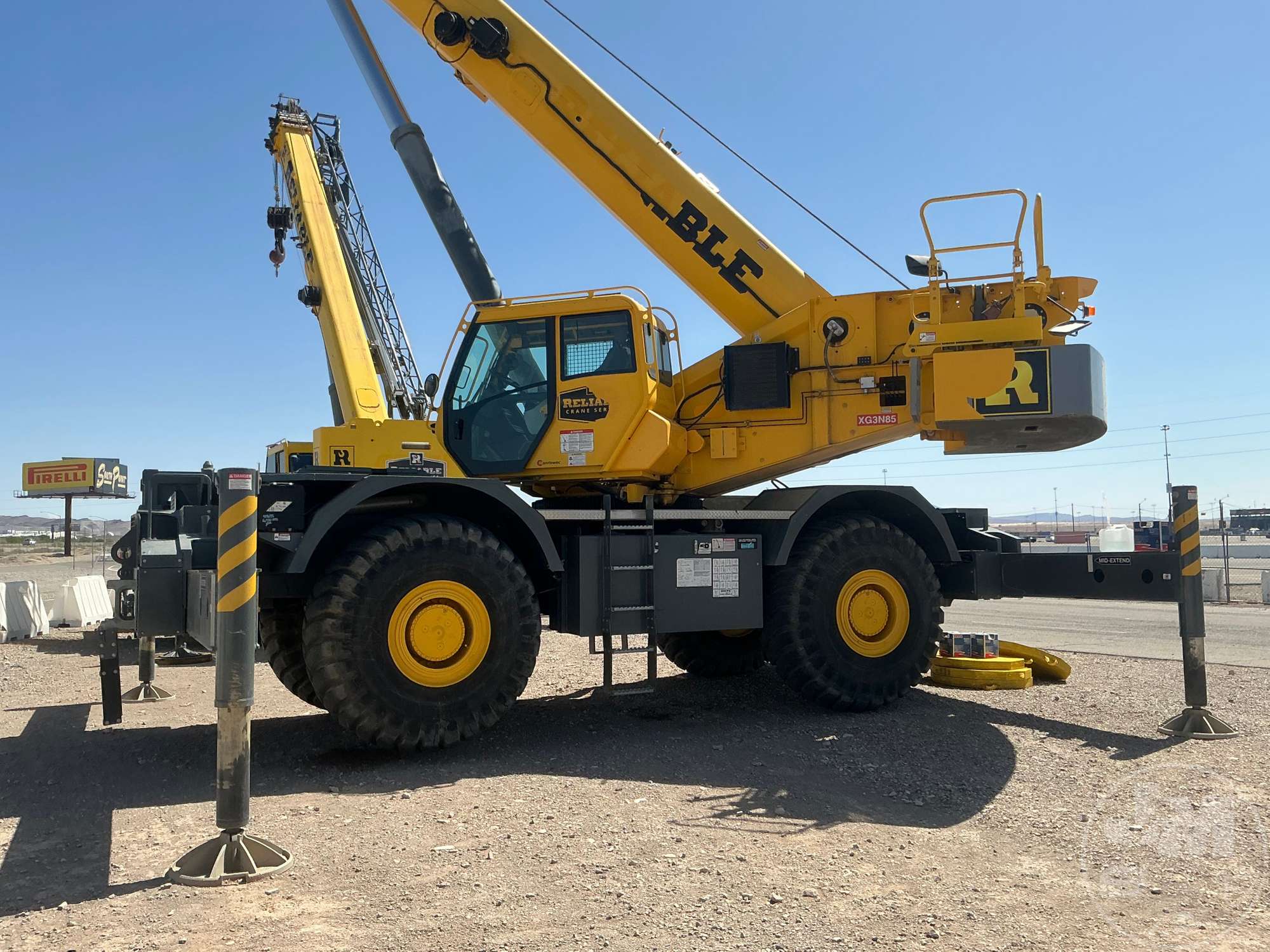 Photo of a 2017 Grove GRT880