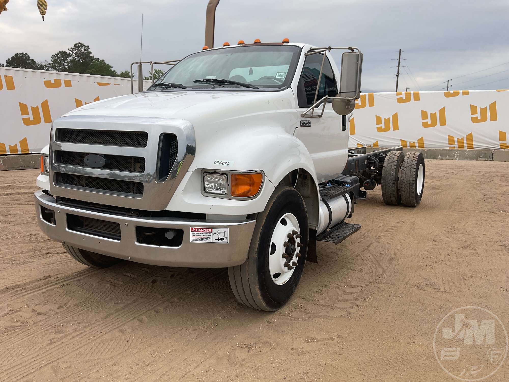 Photo of a 2015 Ford F-750 XL SD